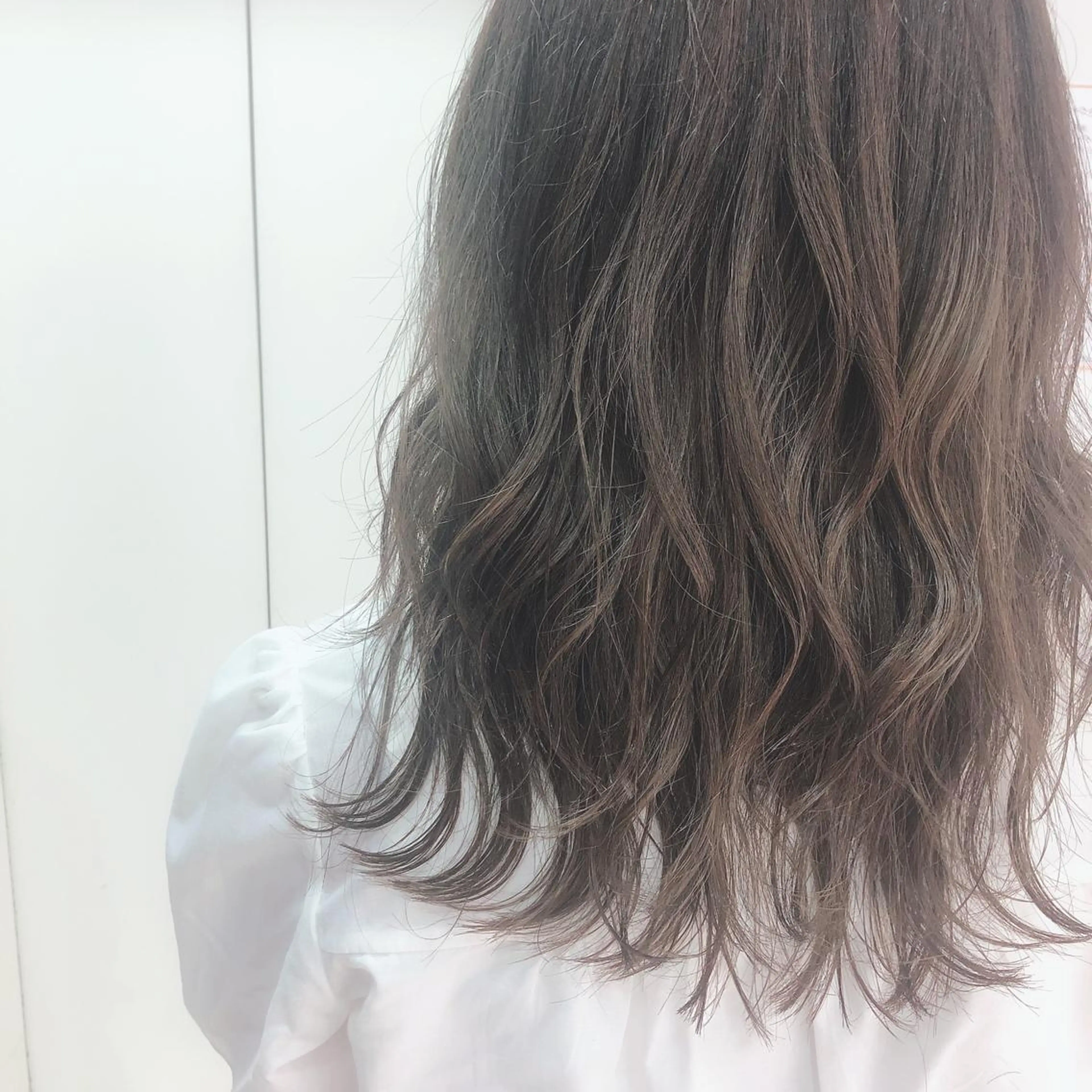 ミディアム カラー TRENCH 自由が丘所属・TRENCH 相澤 果歩のヘアスタイル