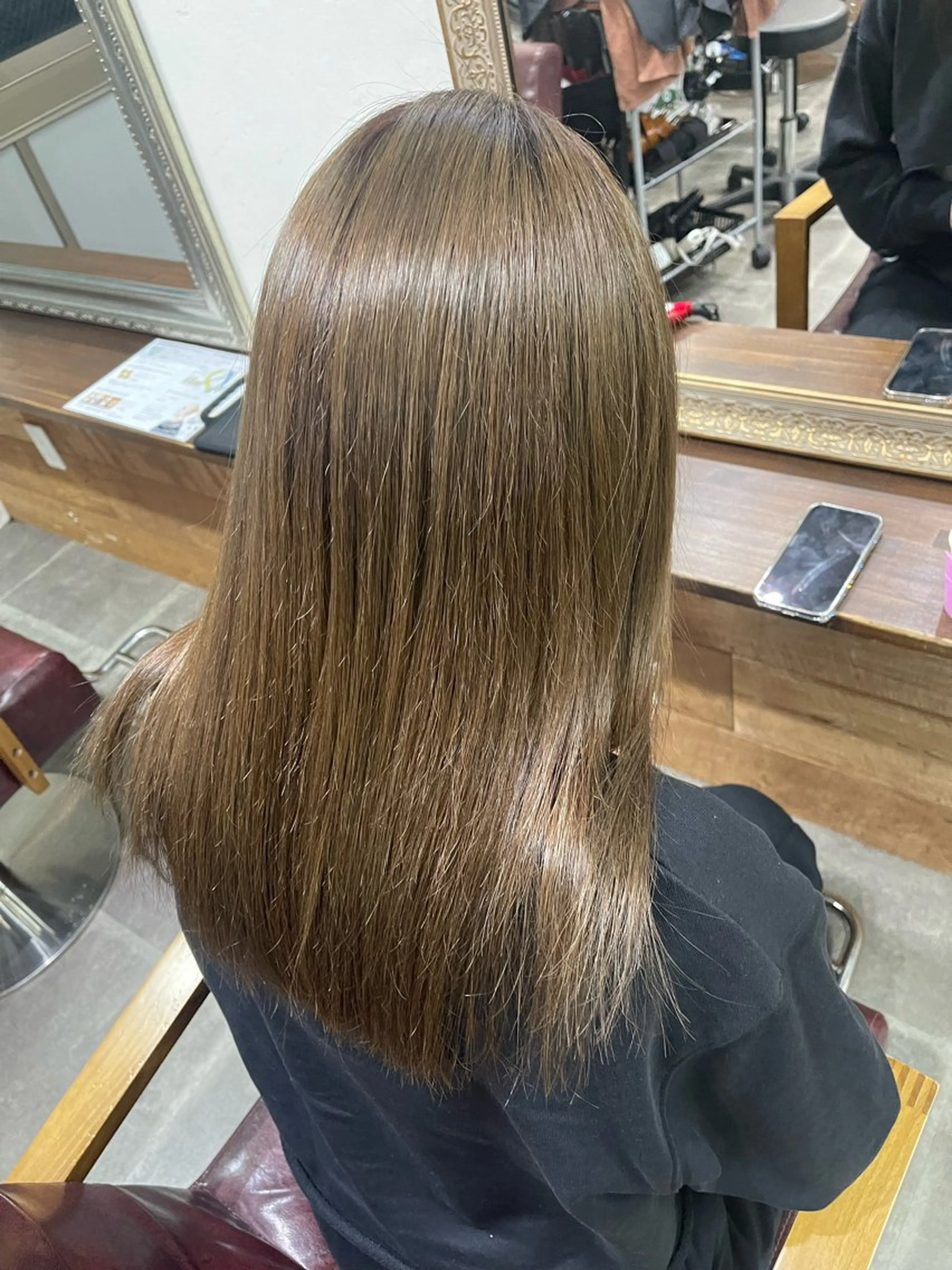 ロング カラー ベージュカラー ブリーチ ブリーチなしカラー オリーブベージュ 髪質改善 ヘアカラー トリートメント SOYON西大寺店所属・ダブルカラー/ 髪質改善💎安藤のヘアスタイル