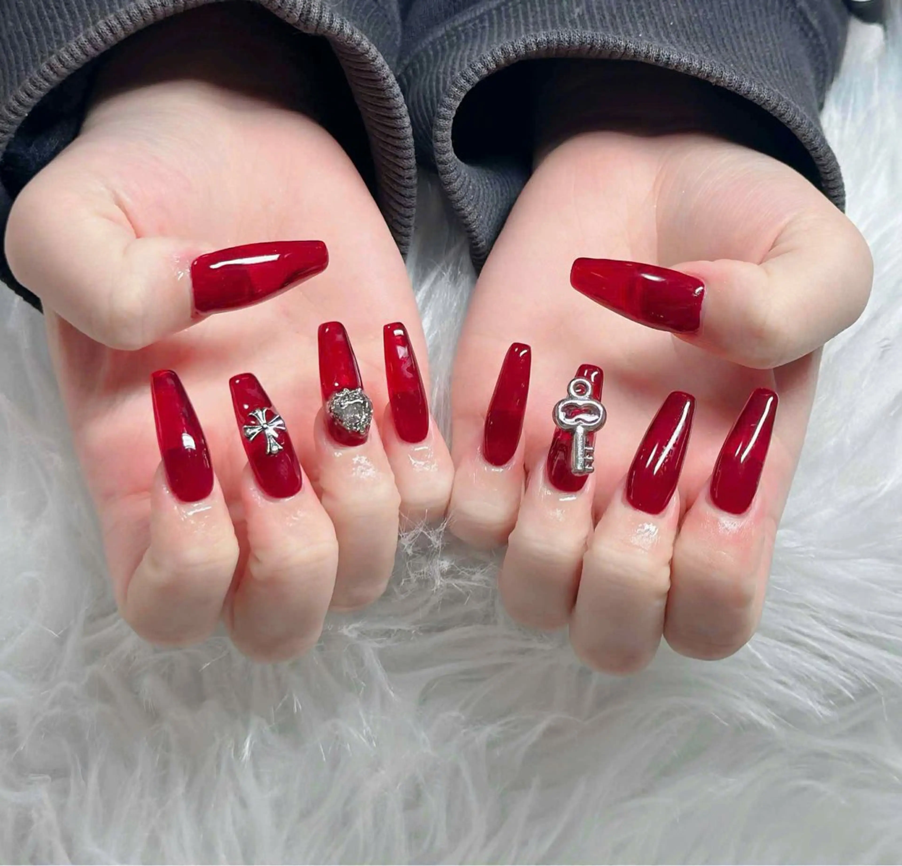 ネイル オーロラネイル フレンチネイル ジェルネイル ハロウィン キラキラネイル ハンドネイル H.baby Nail Salonのネイルデザイン