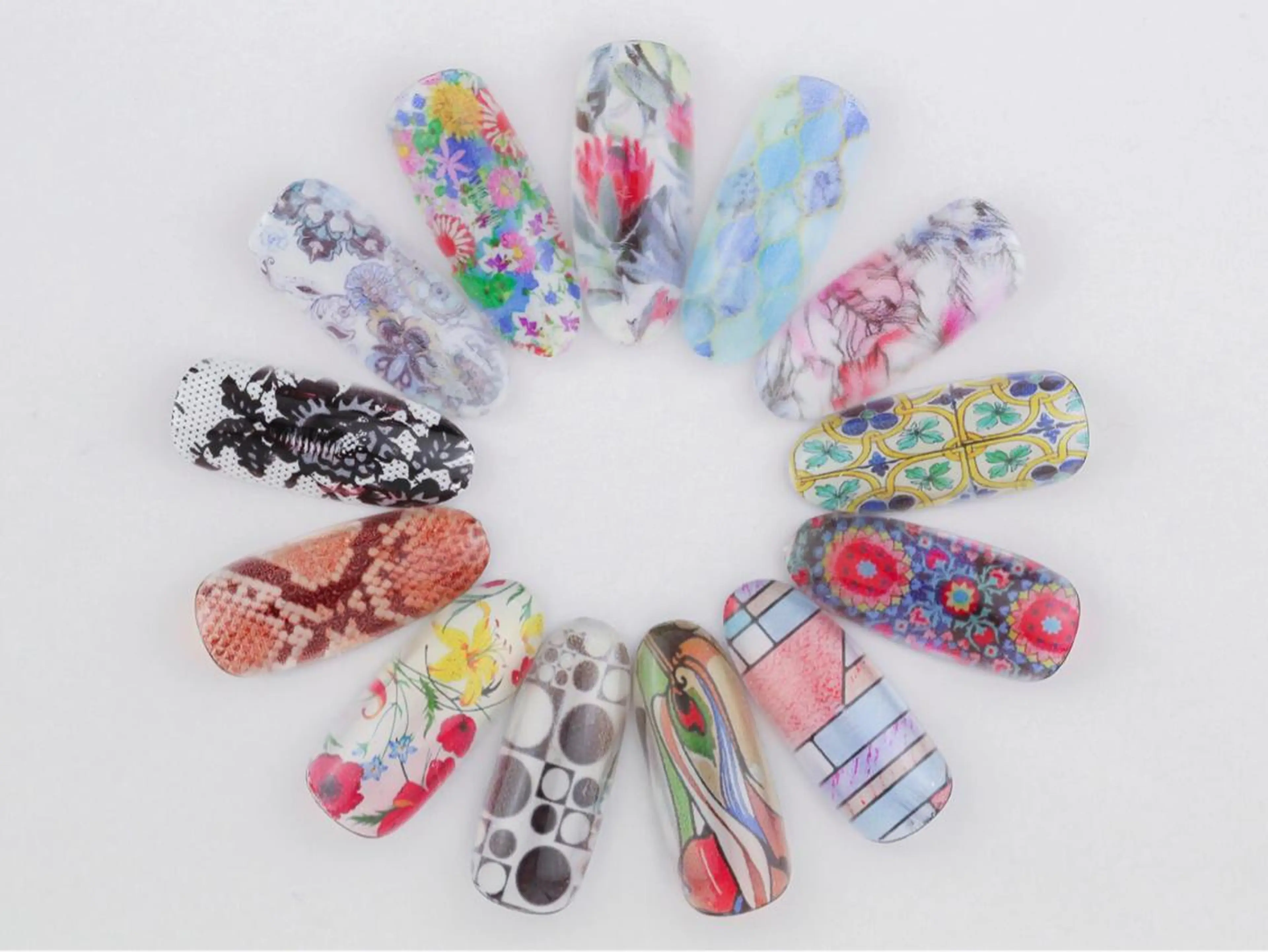 ネイル アートネイル ワンカラーネイル nail salon Emi la beaute 心斎橋店所属・坪野 めぐみのネイルデザイン