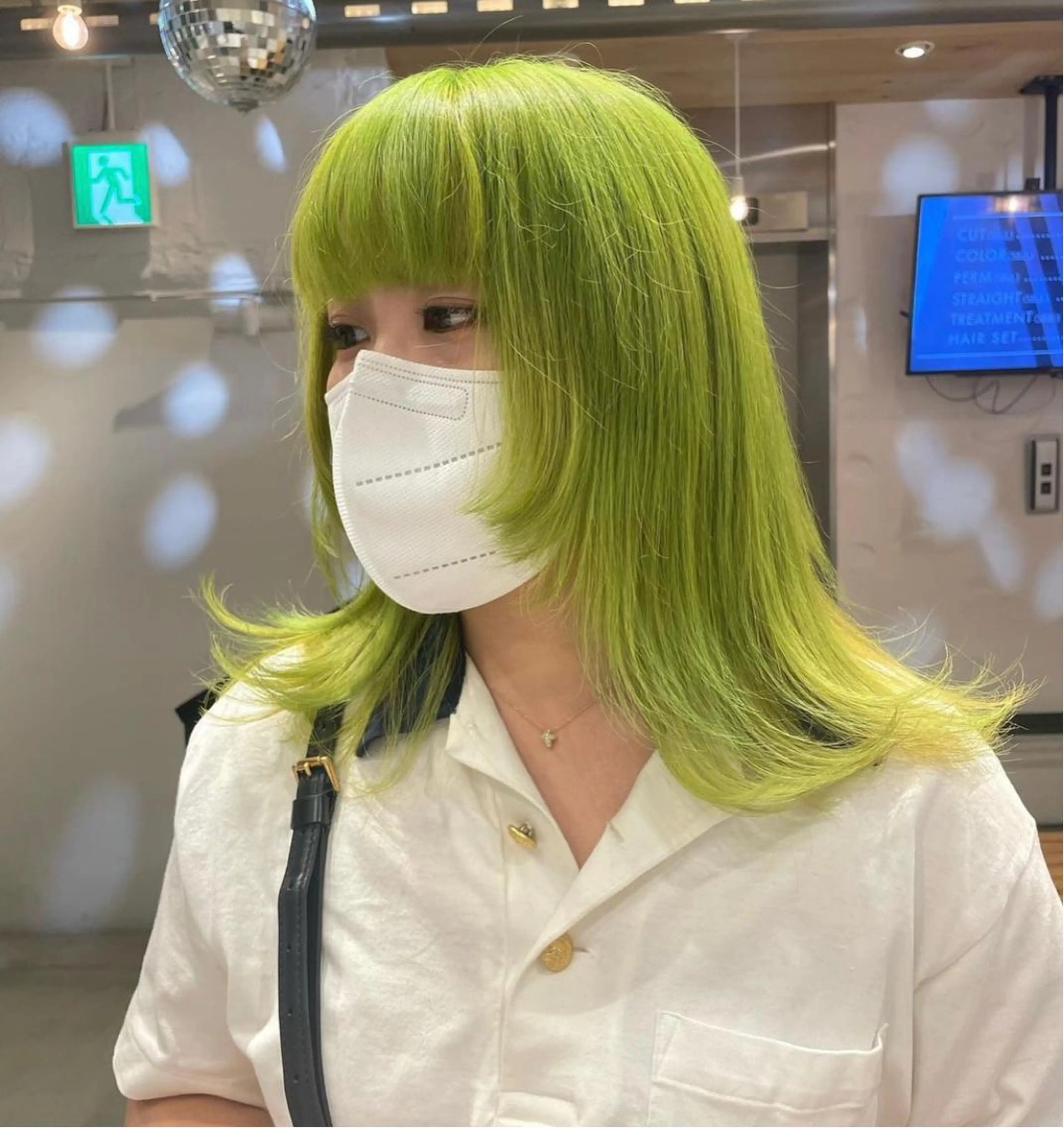 セミロング カラー 艶ハイトーン👑♡ NATSUKIのヘアスタイル