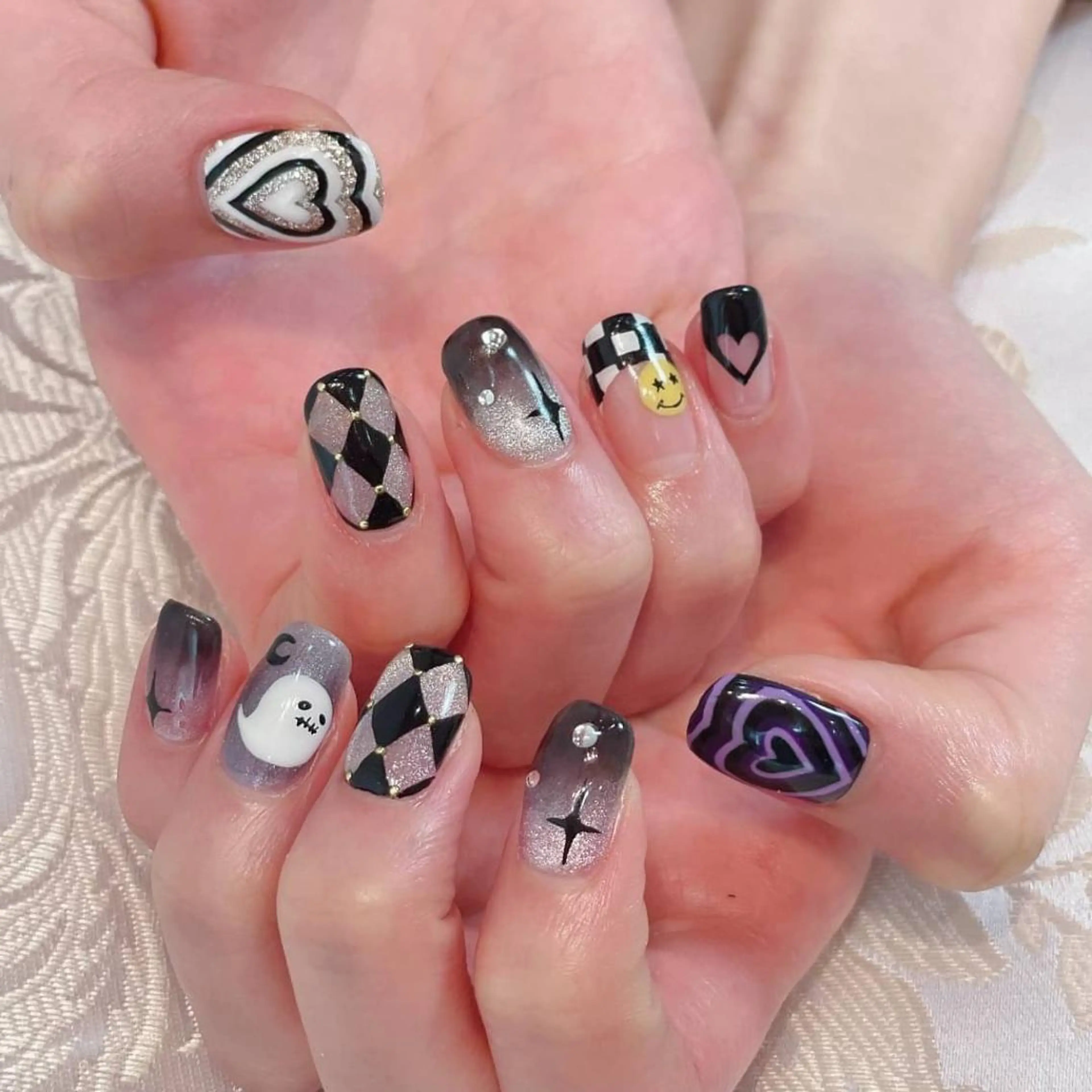 ネイル RAFFINE 月🦋🩵のネイルデザイン