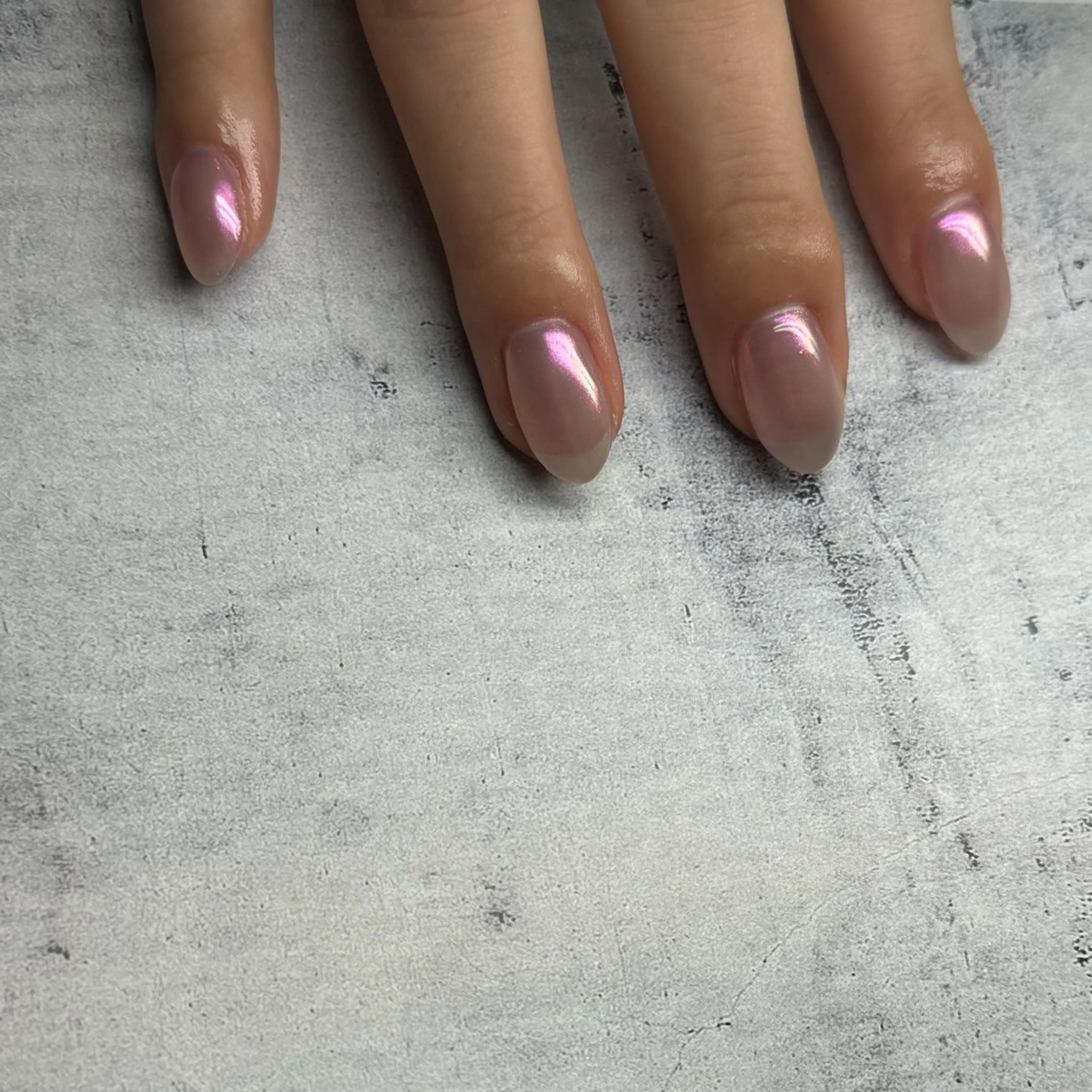 ネイル ミラーネイル ピンク ハンドネイル 𝐫𝐚𝐢 𝐧𝐚𝐢𝐥の眉毛・アイブロウイメージ