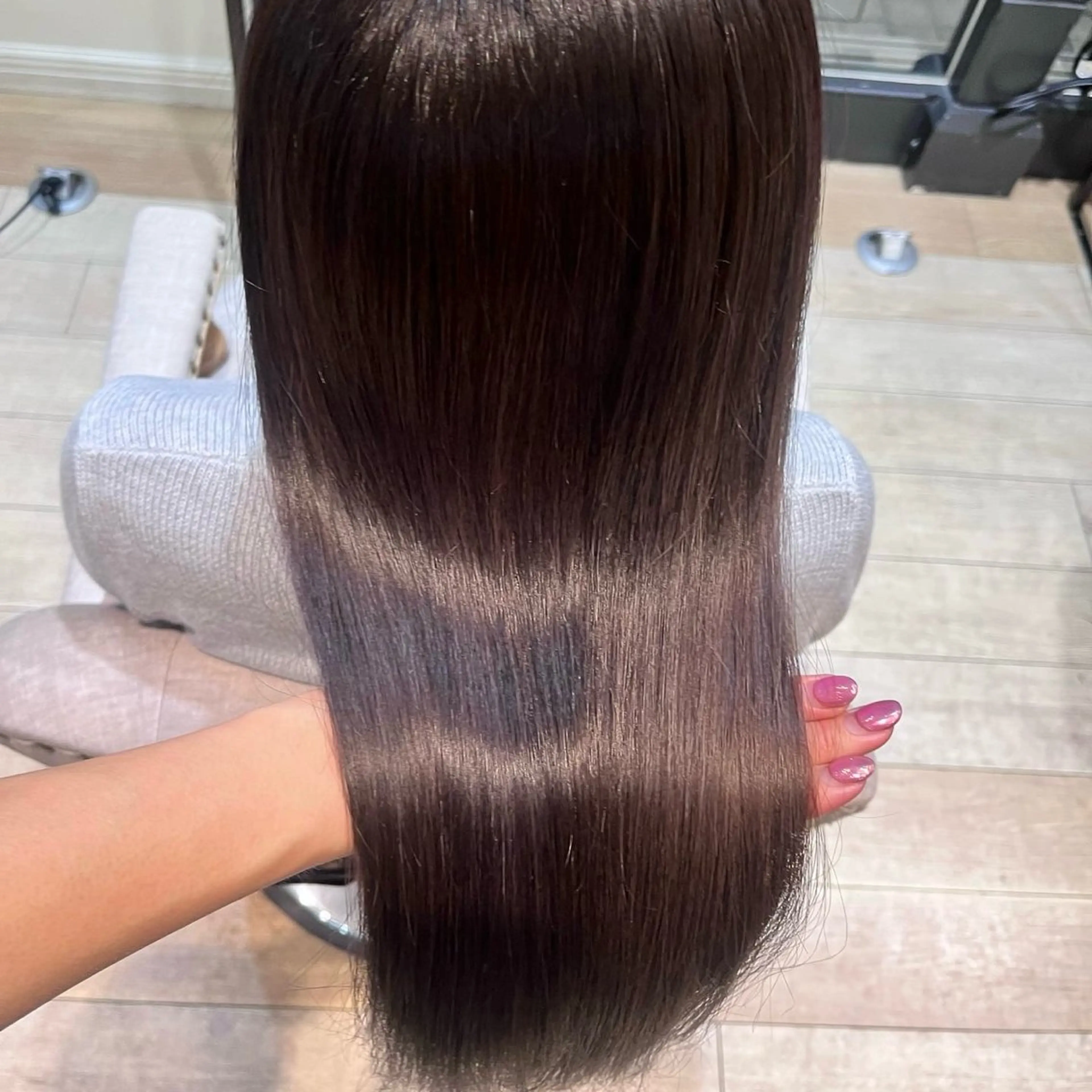 カラー しおり🍬 KOKORO🤍のヘアスタイル