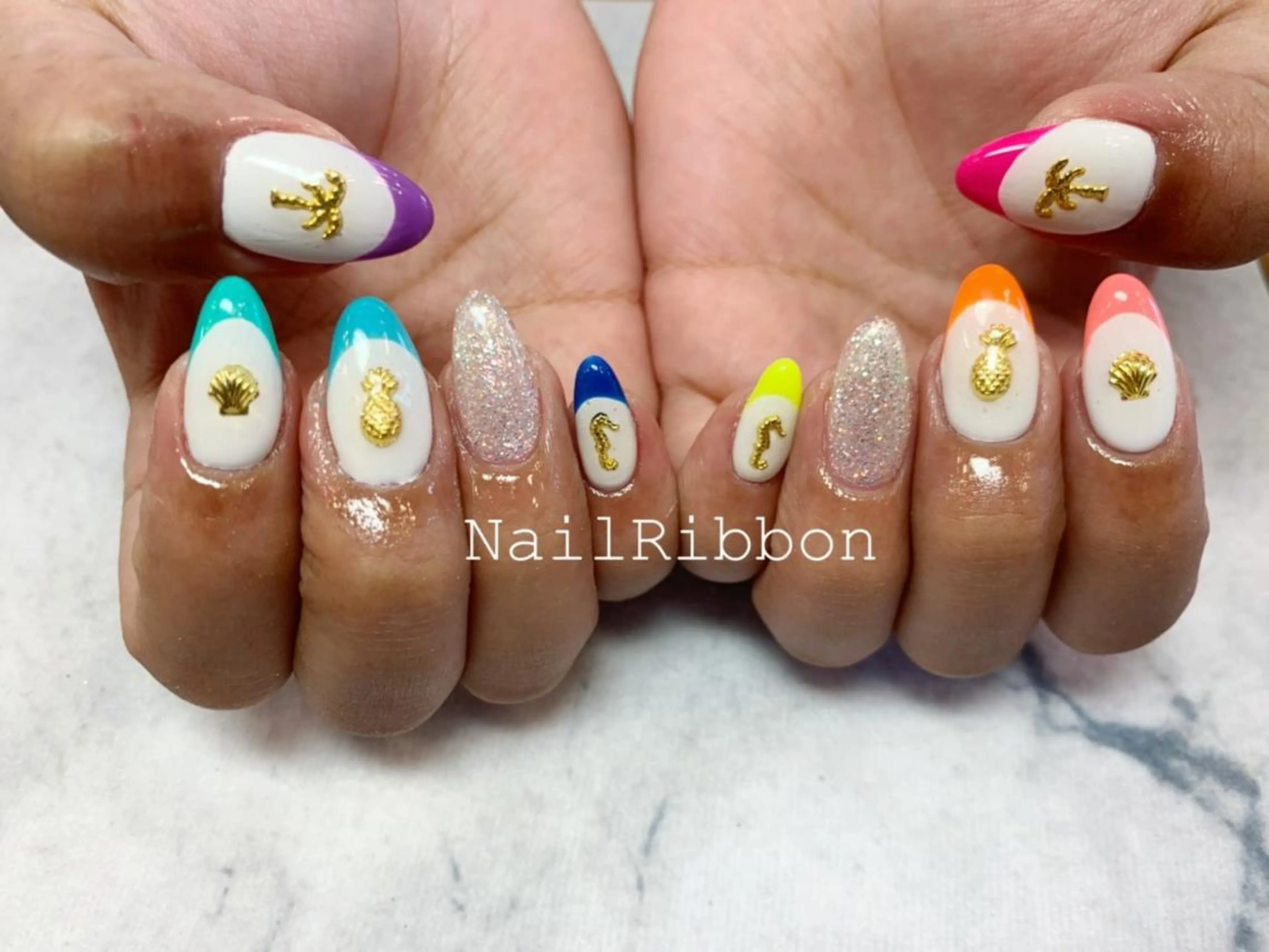 ネイル ネイルリボン 受付スタッフのネイルデザイン