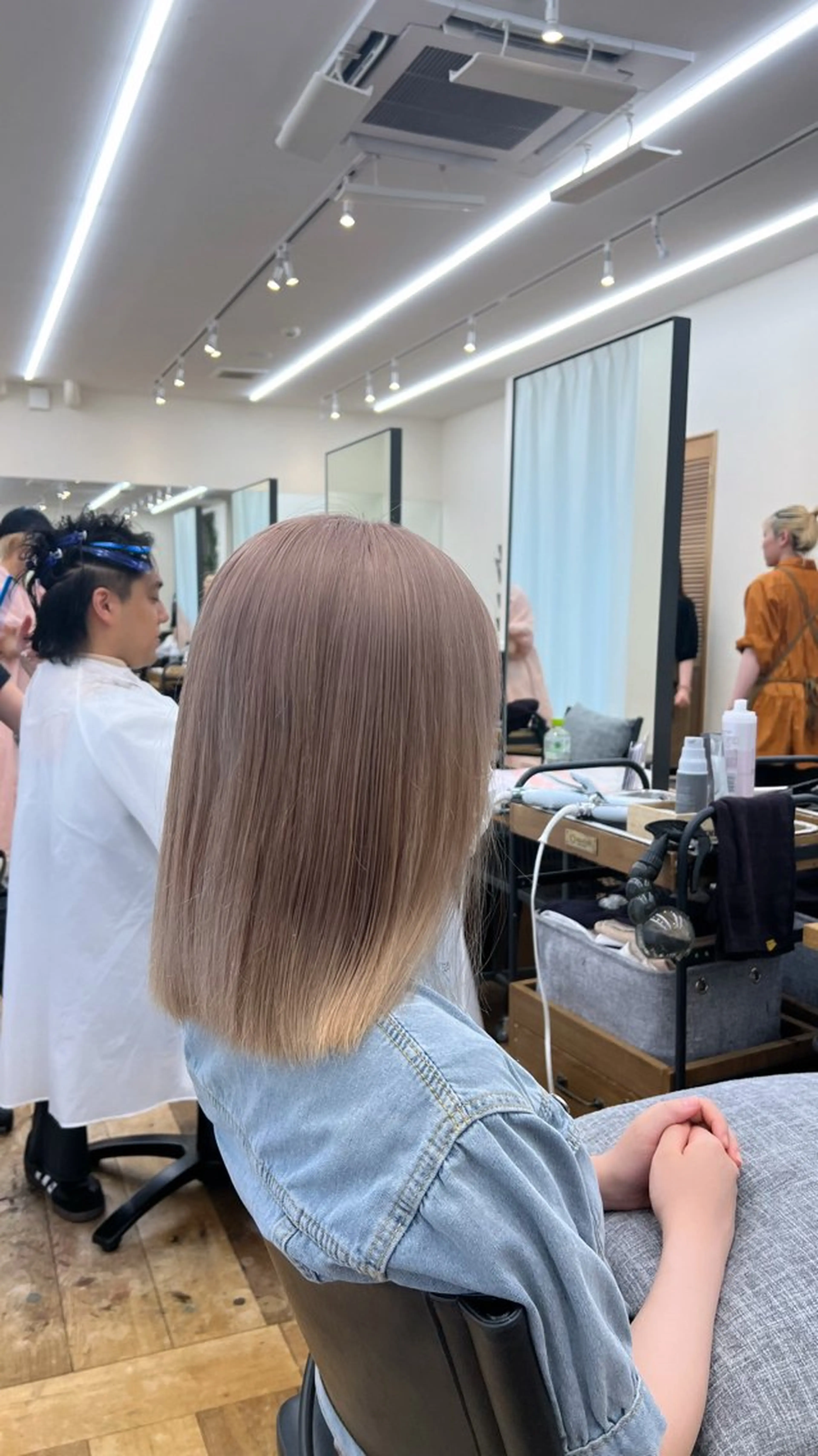 セミロング カラー ブリーチ ケアブリーチ ヘアカラー at’LAV by Belle所属・【Belle】 MIYUKO🤎のヘアスタイル