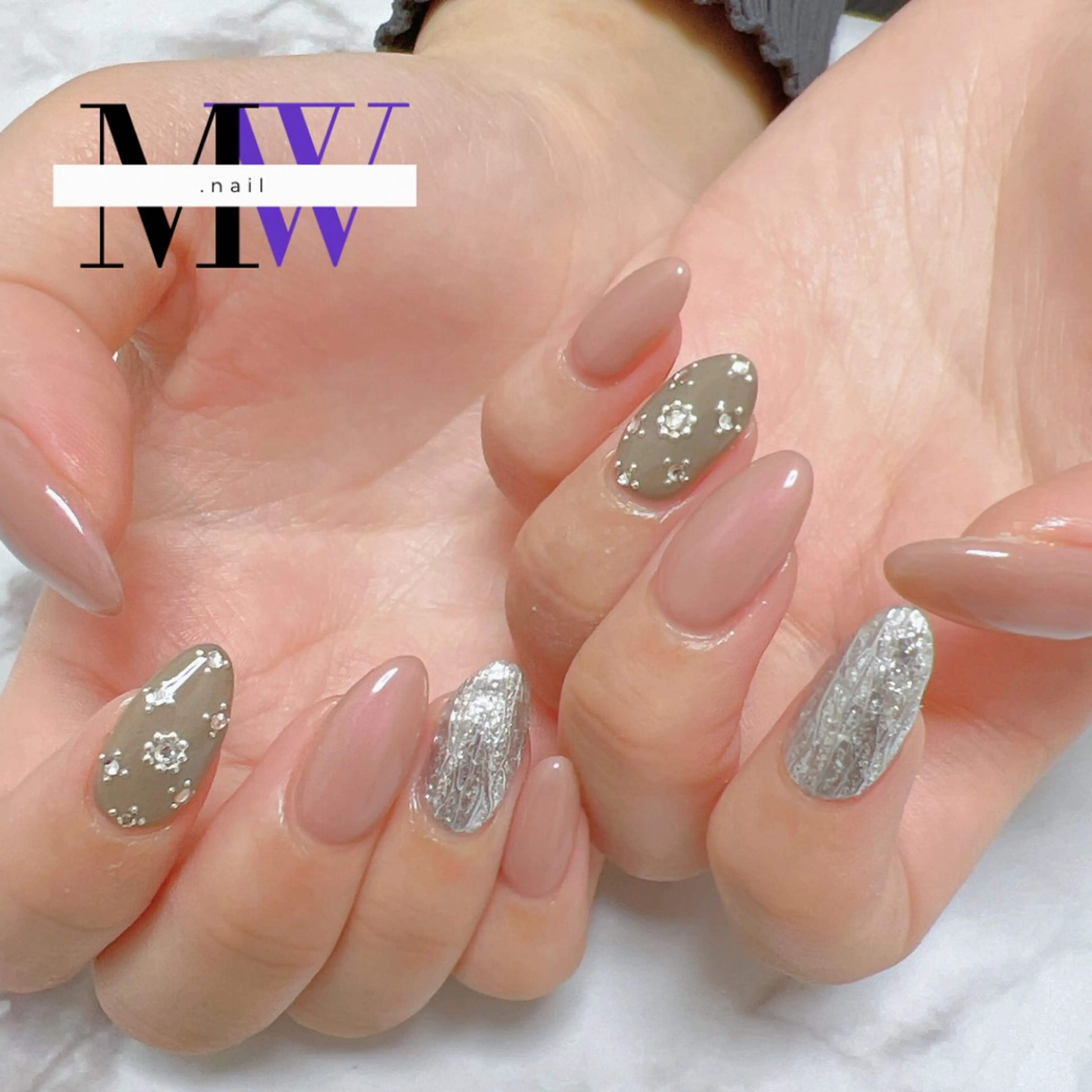 ネイル アートネイル ストーンネイル ハンドネイル MW .nailのネイルデザイン