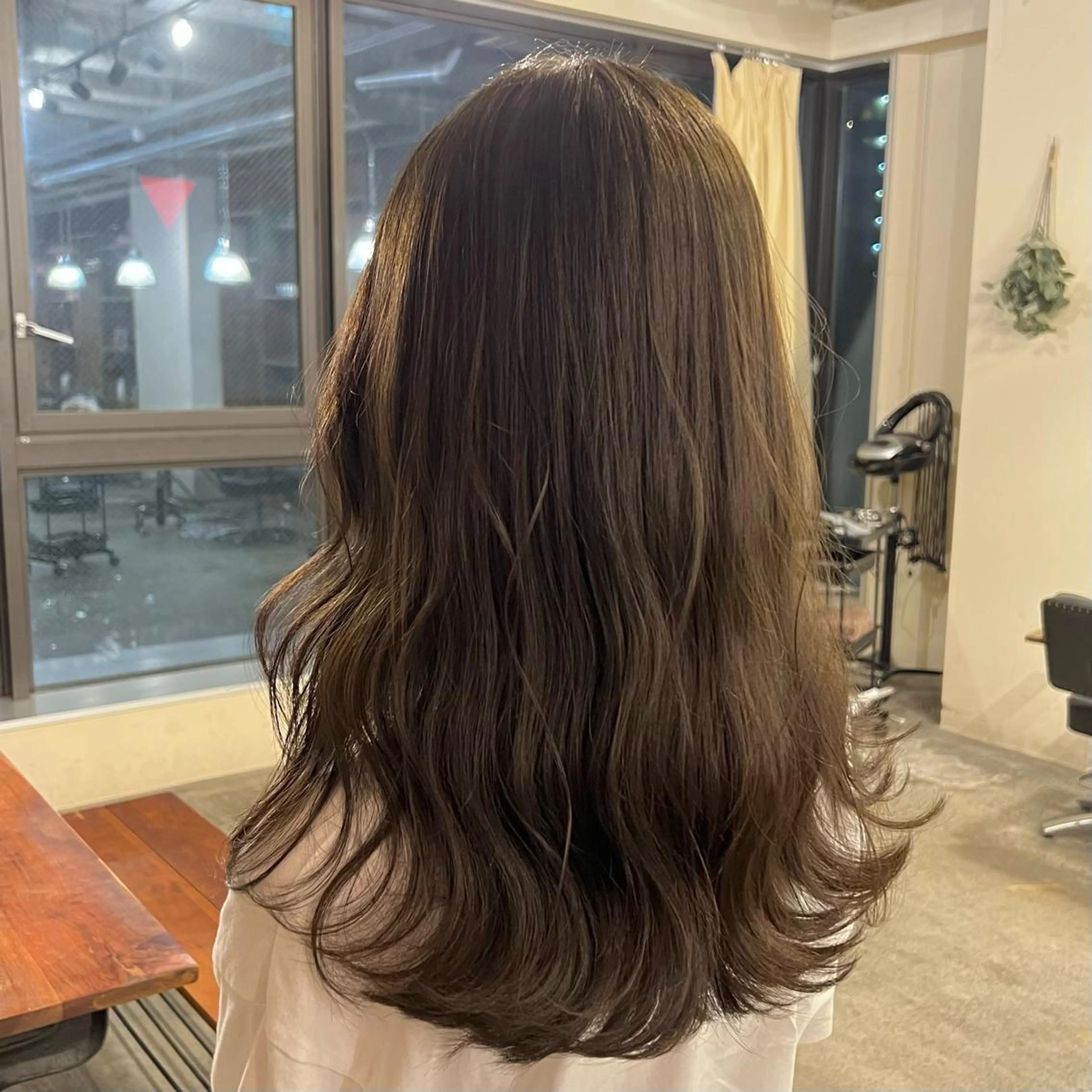 ロング カラー オリーブカラー Rino kanayama所属・Rino 金山 ／ 宮澤 萌のヘアスタイル