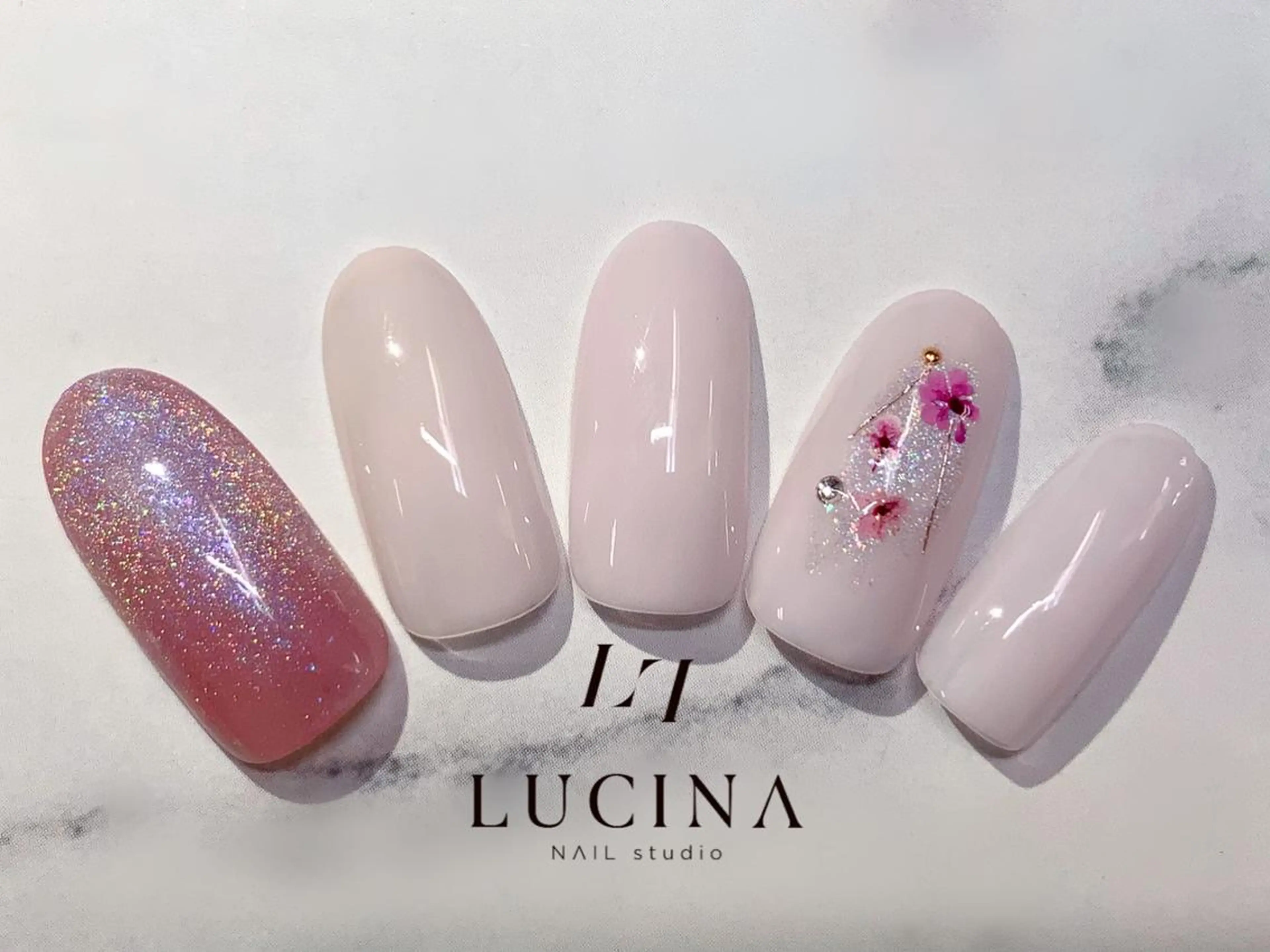 ネイル ジェルネイル 持ち込み ワンカラーネイル 新橋 ルキナ スタッフのネイルデザイン