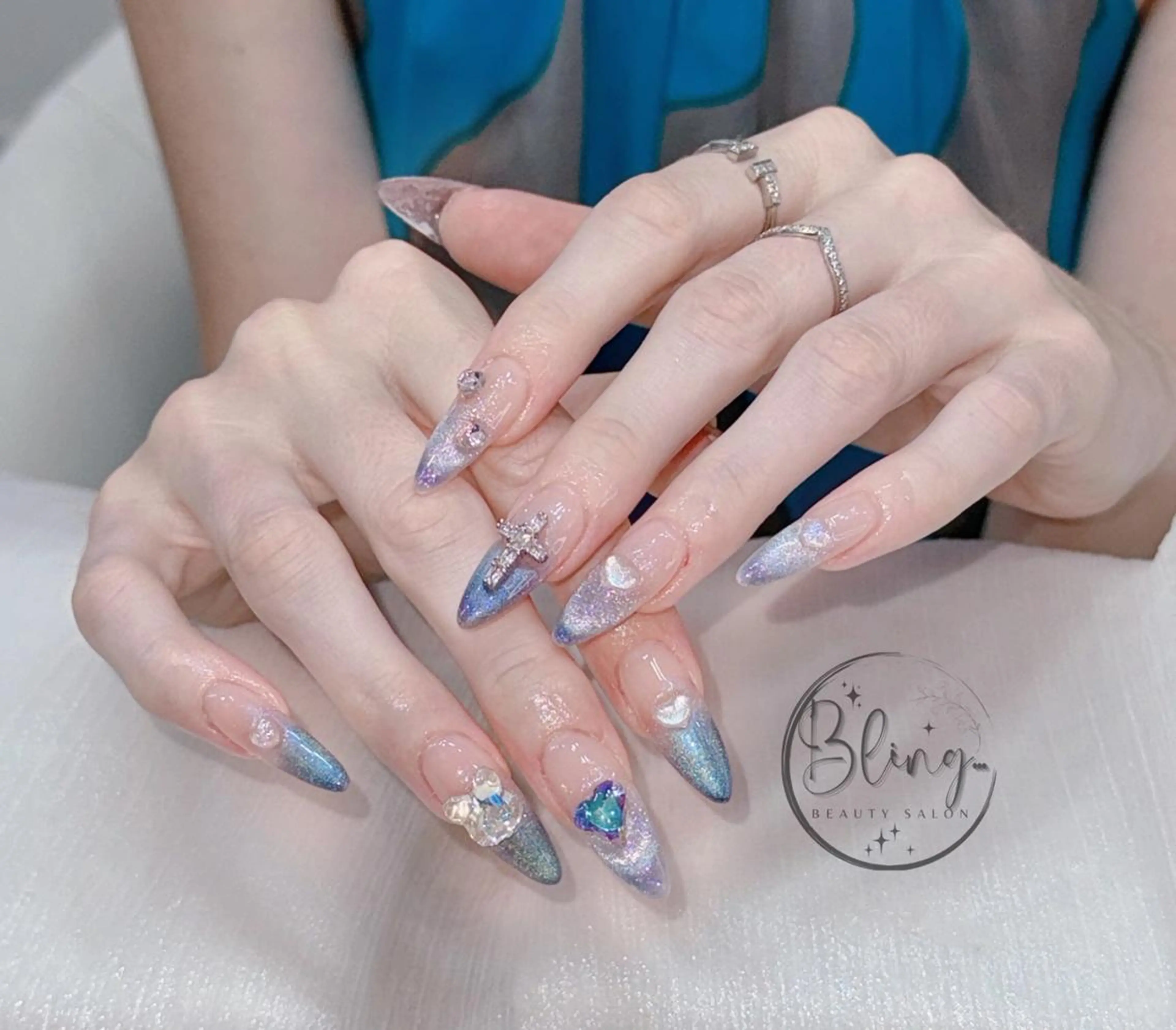 ロング 韓国風ヘア ハンドネイル Bling Salonのネイルデザイン