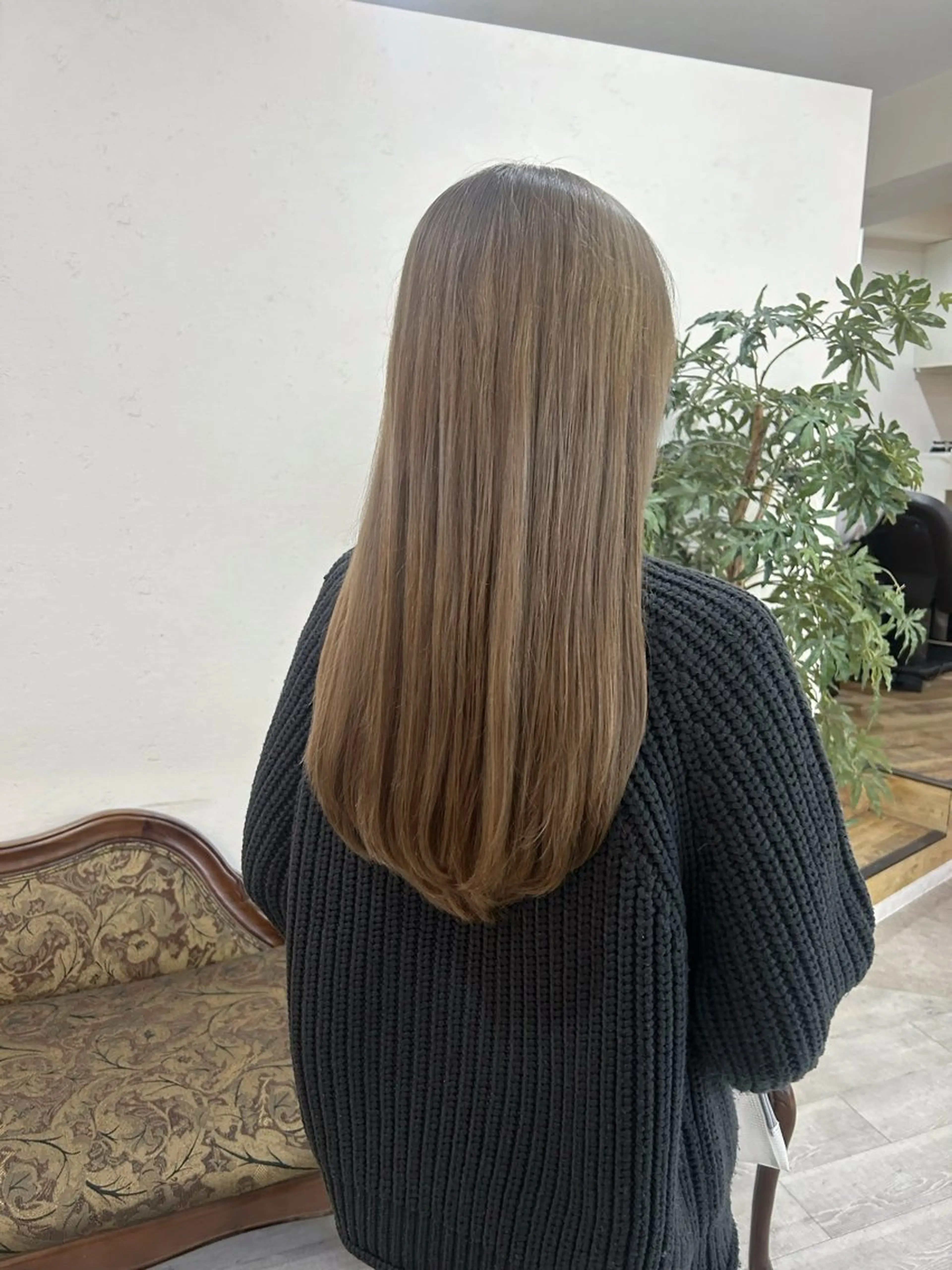 セミロング カラー 赤星 さえのヘアスタイル