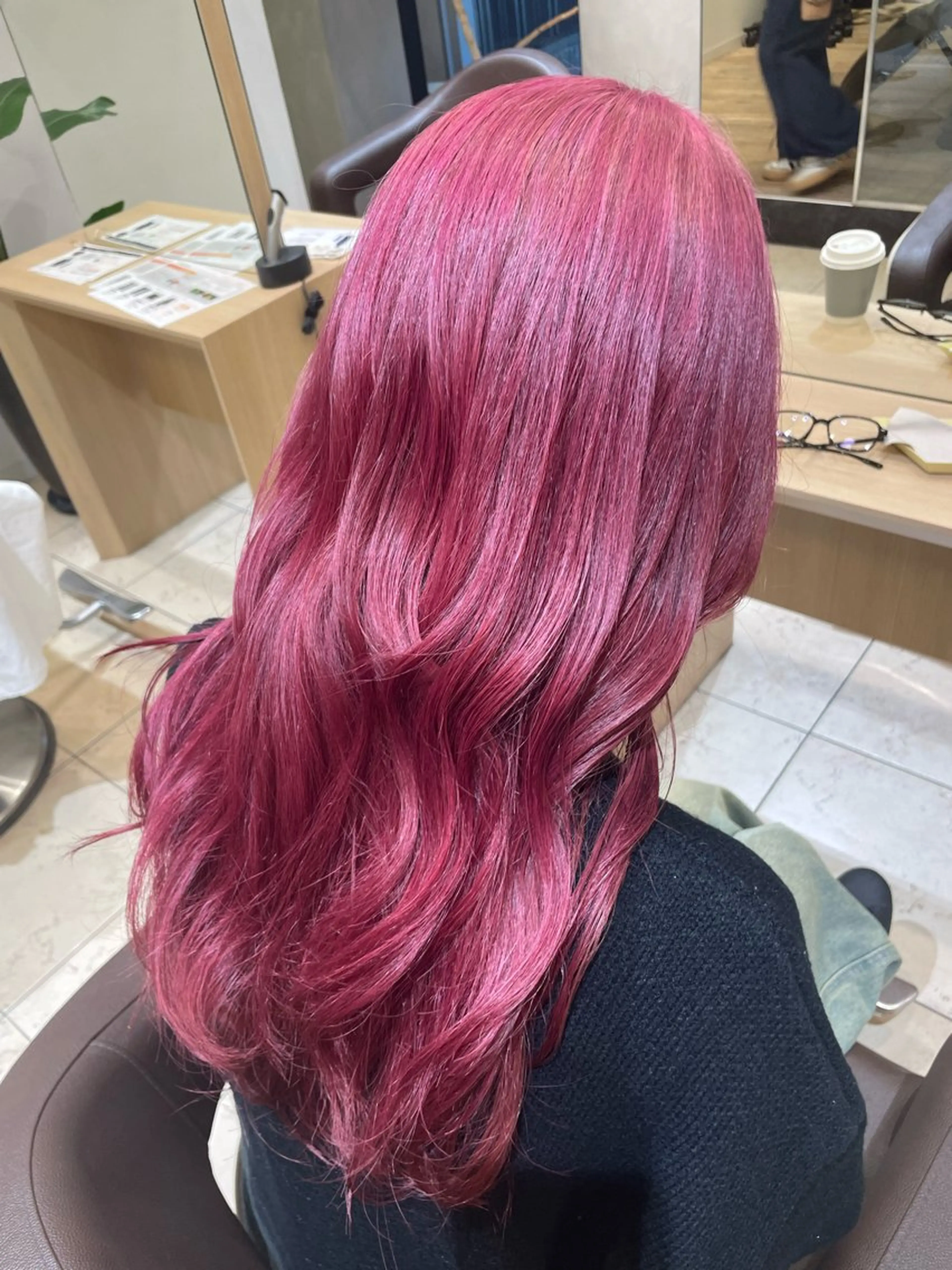 ロング カラー ブリーチ 畠山 莉緒のヘアスタイル