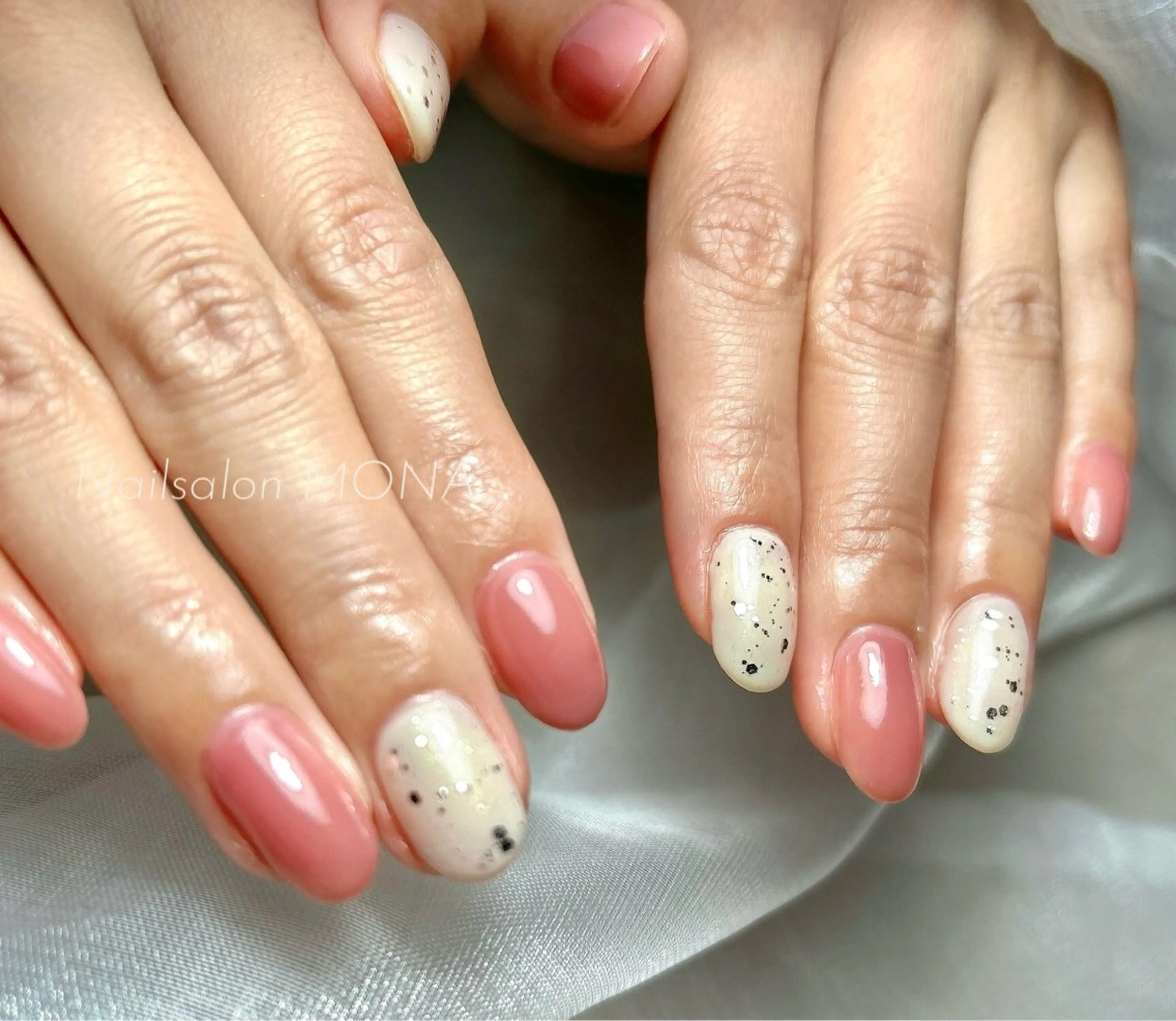 ネイル ラメ(グリッター) ワンカラーネイル シンプルネイル ハンドネイル Nailsalon MONA.のネイルデザイン