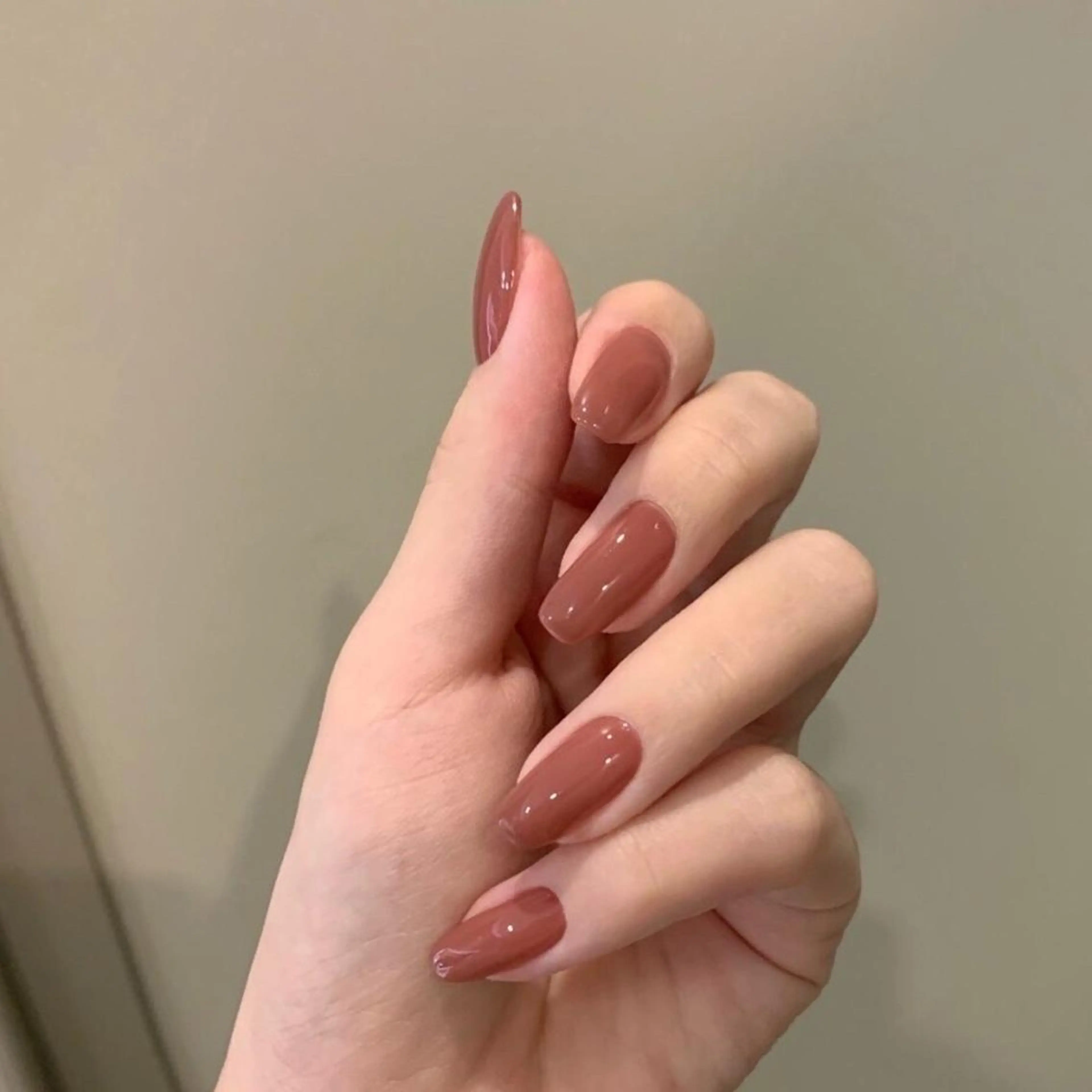 ワンカラー（オフなし）カラー２色 OK シンプルネイルの写真