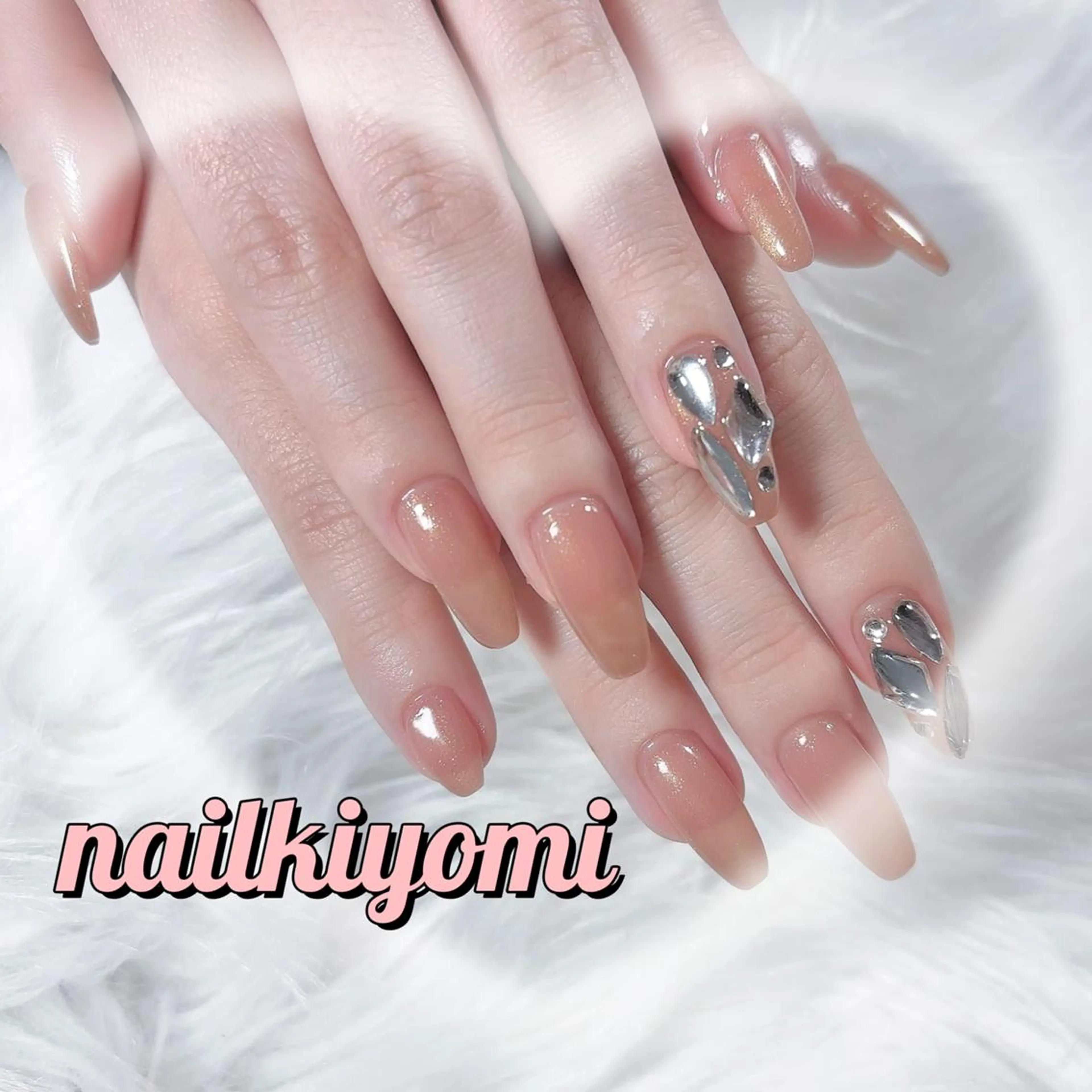 ネイル ロングネイル マグネットネイル シンプルネイル ワンホンネイル 🦋Kiyomi. 🦋のネイルデザイン