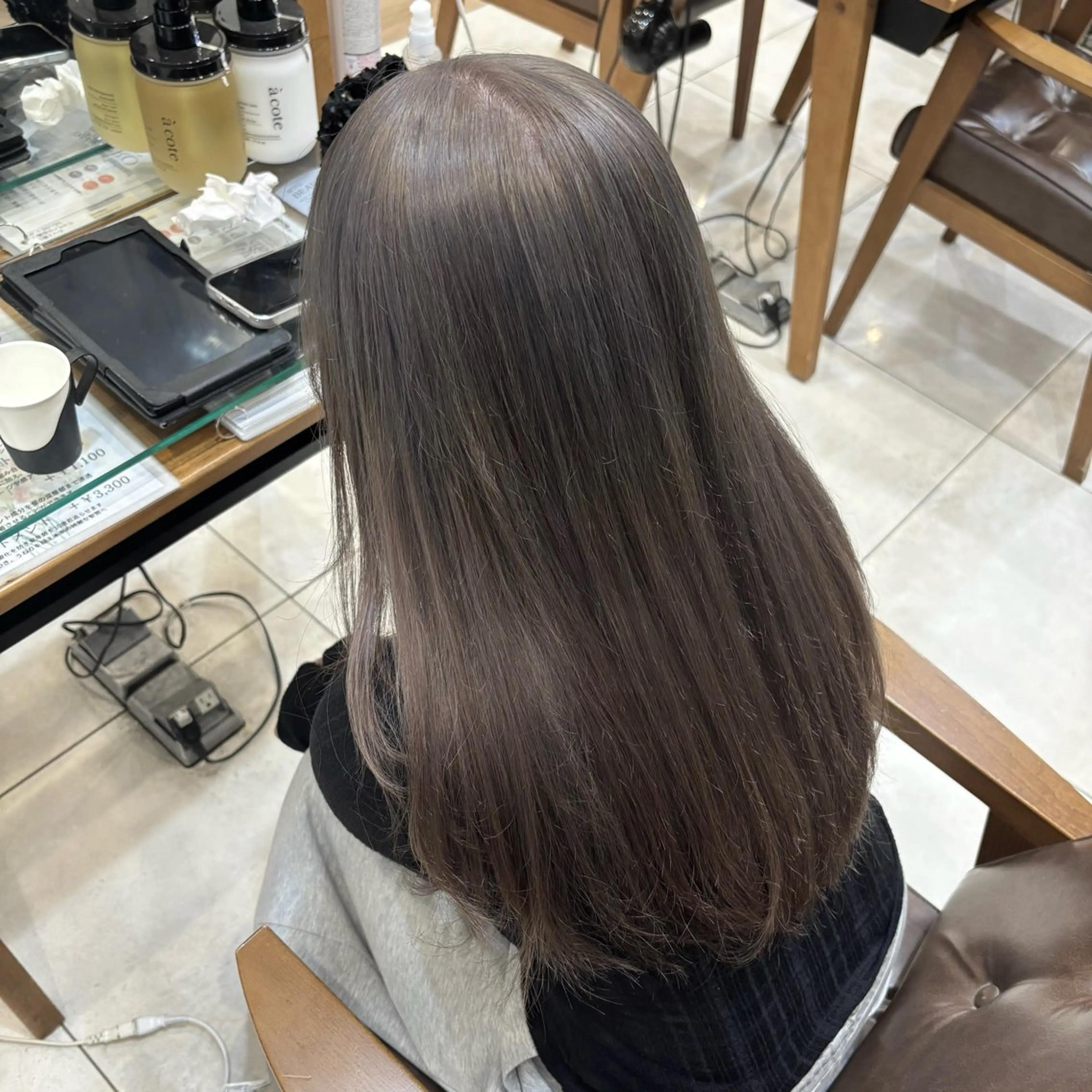 カラー ブリーチ ダブルカラー 高橋 陽那のヘアスタイル
