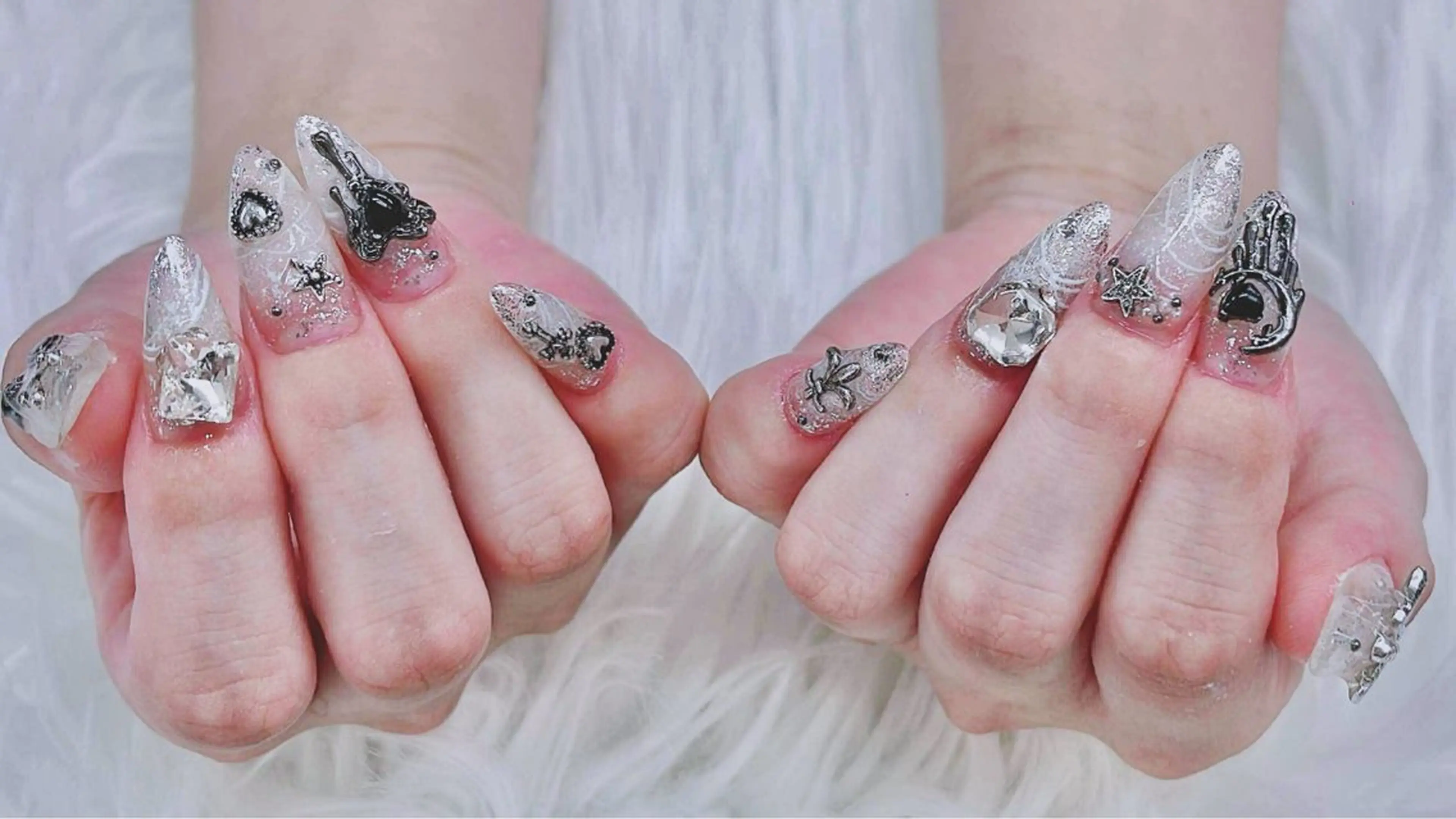 ネイル フットネイル ジェルネイル 韓国ネイル マグネットネイル 持ち込み ハンドネイル Akiko ネイルサロン所属・AKIKO ネイルサロンのネイルデザイン