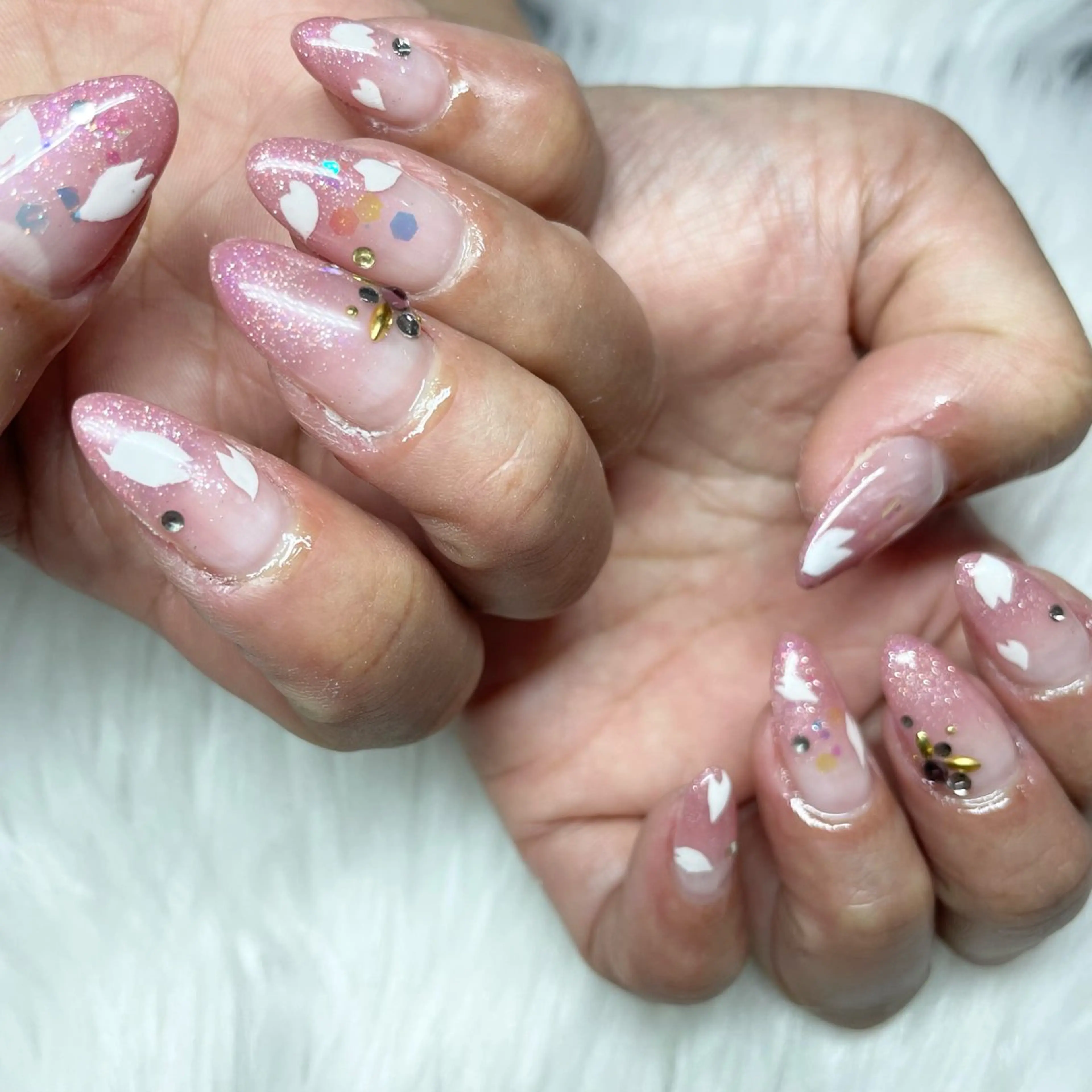 セミロング ハンドネイル -Rien- プライベートサロンのネイルデザイン