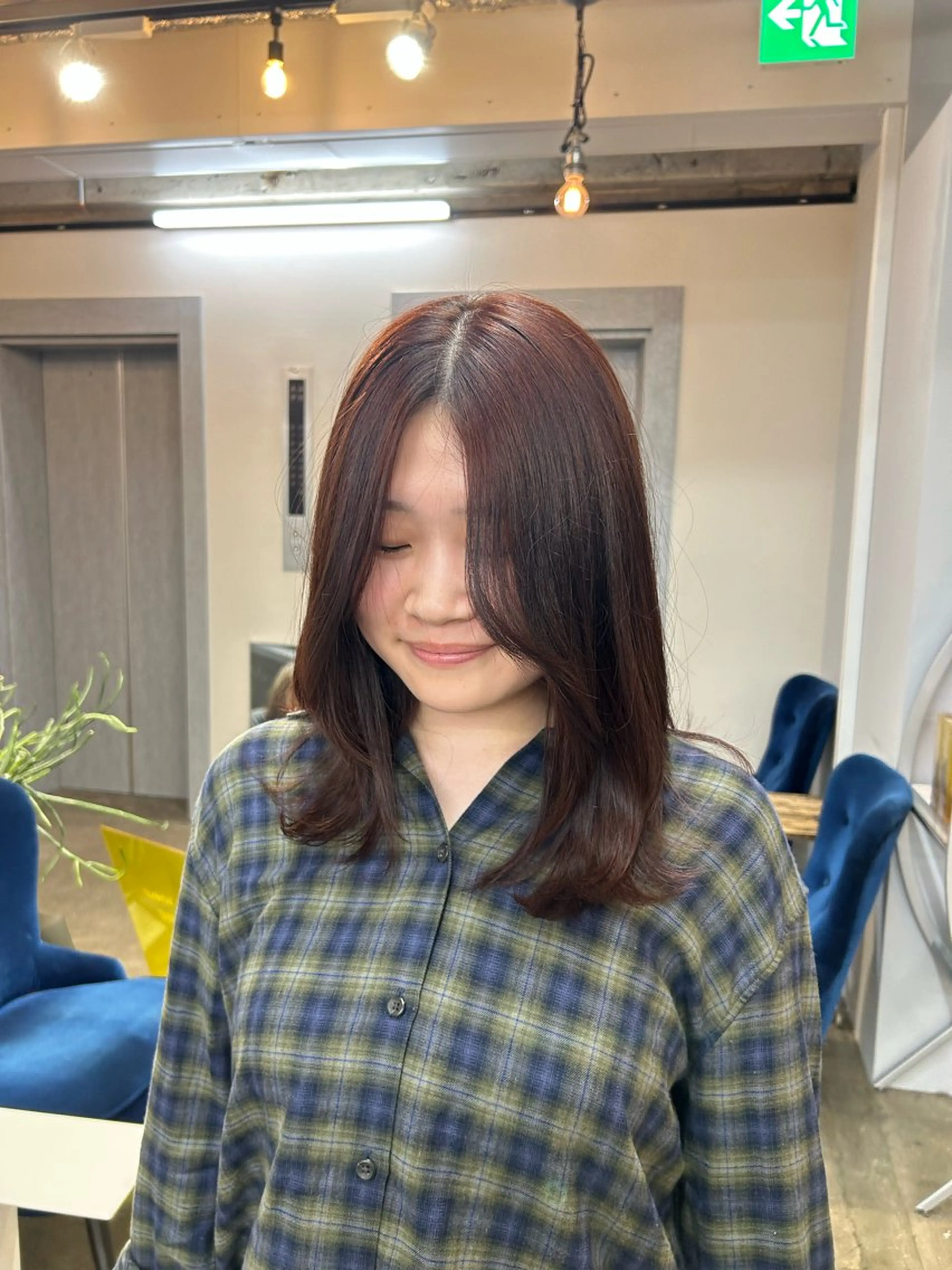 セミロング サワムラ ソナタのヘアスタイル
