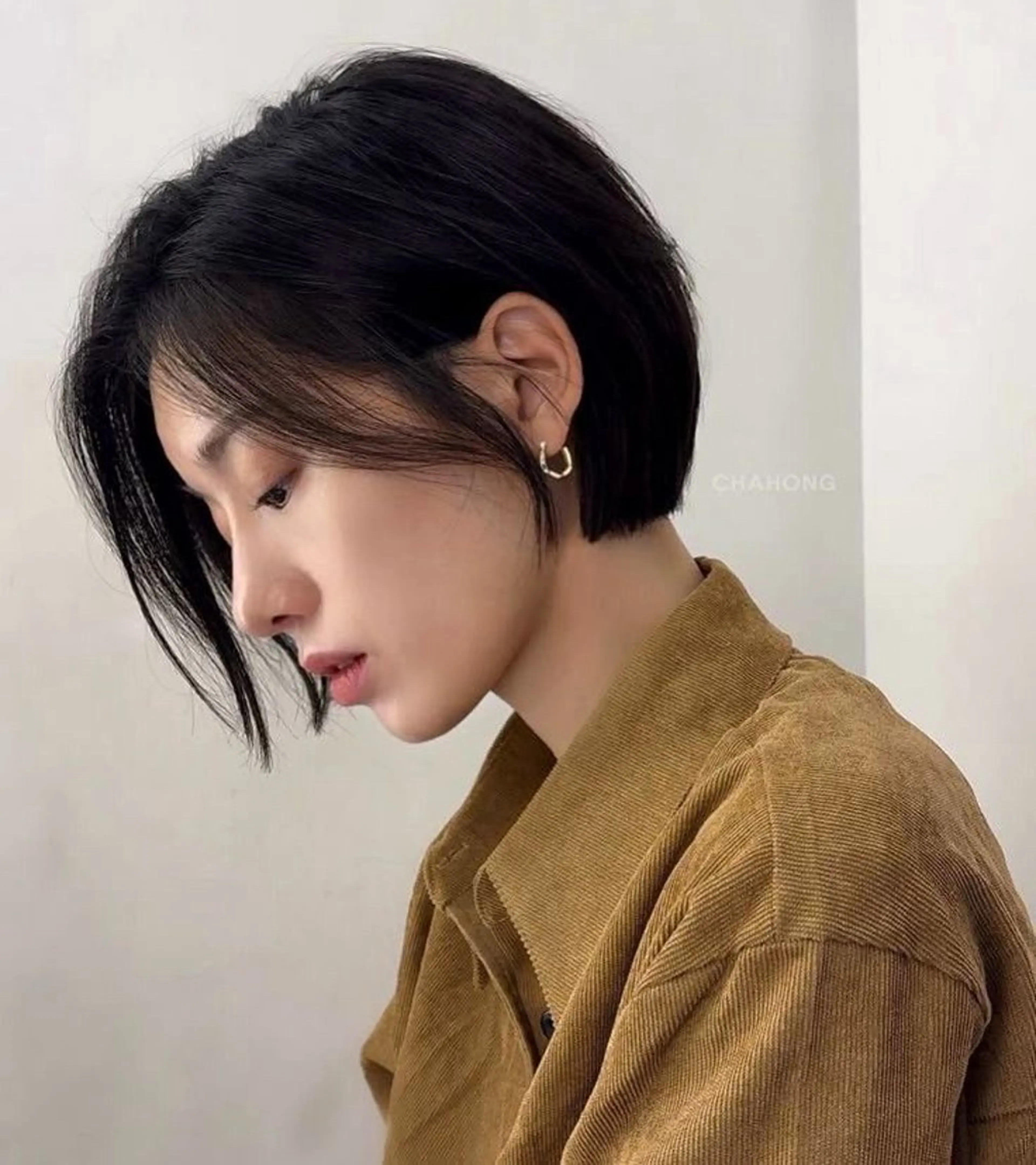 ショート カラー パーマ 透明感カラー 顔まわりレイヤー 顔周りカット ハッシュカット レイヤーカット nonoka オリーブ/グレージュのヘアスタイル