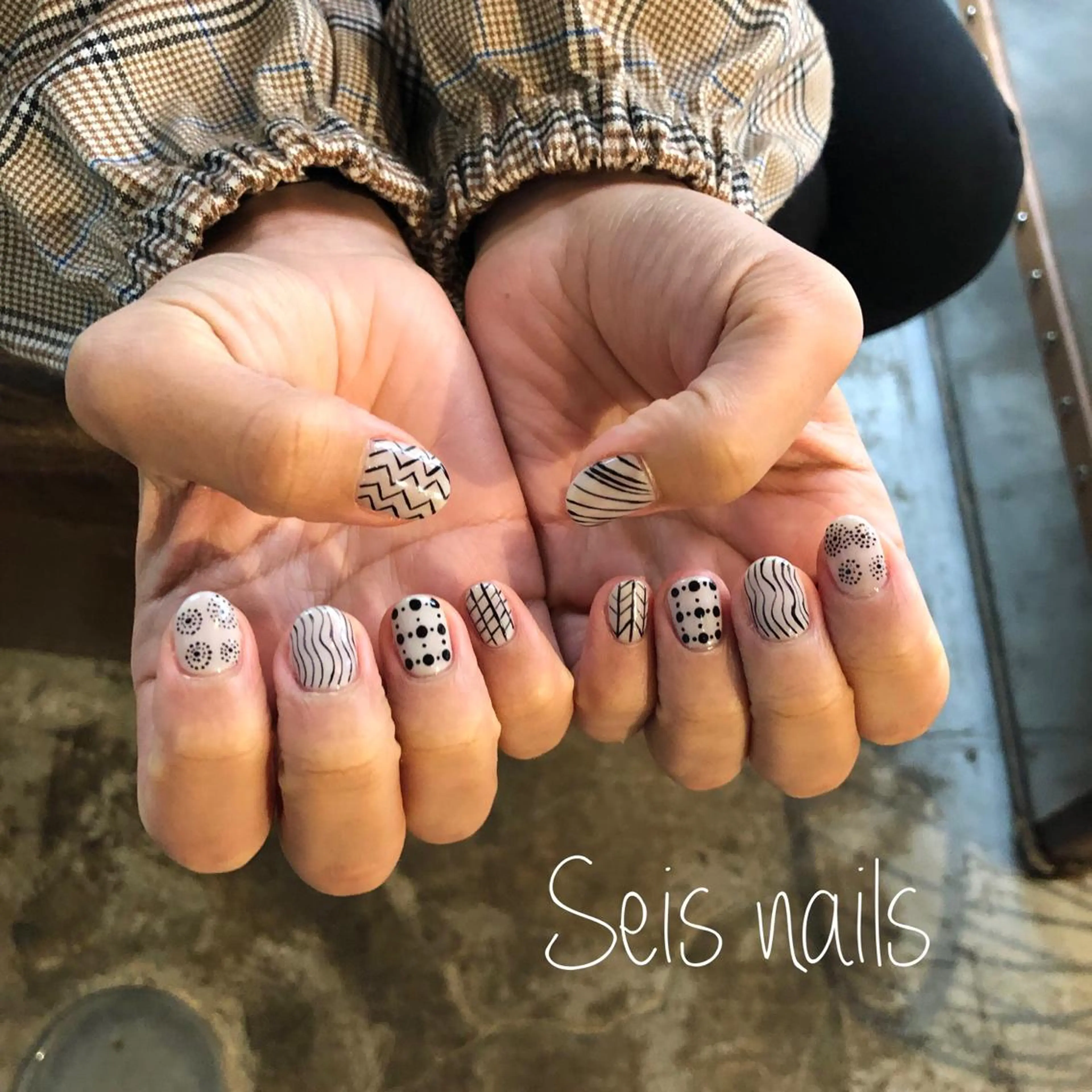 ネイル ハンドネイル Seis Shihoのネイルデザイン