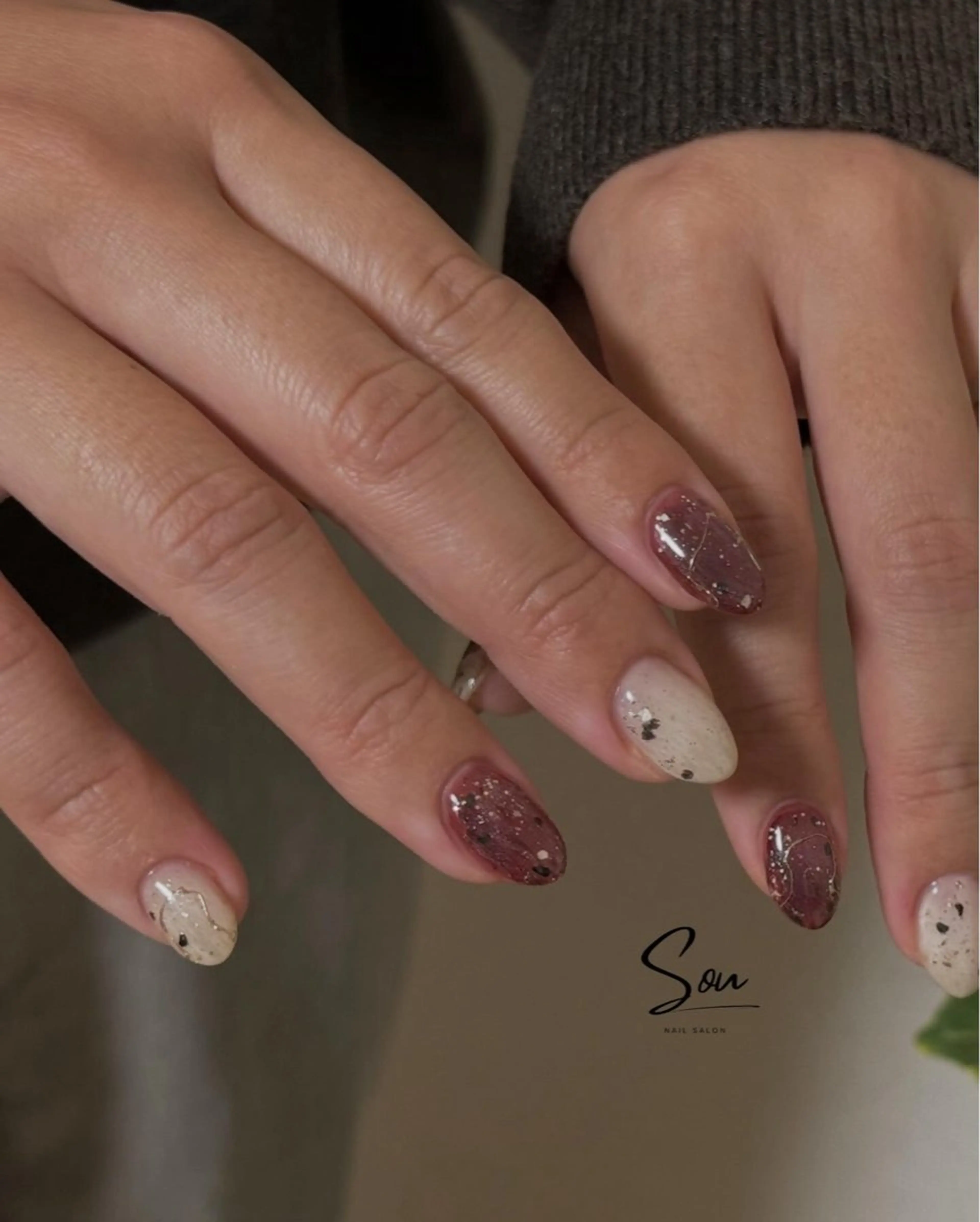 ネイル ゴールド ニュアンスネイル ハンドネイル S o u S.のネイルデザイン