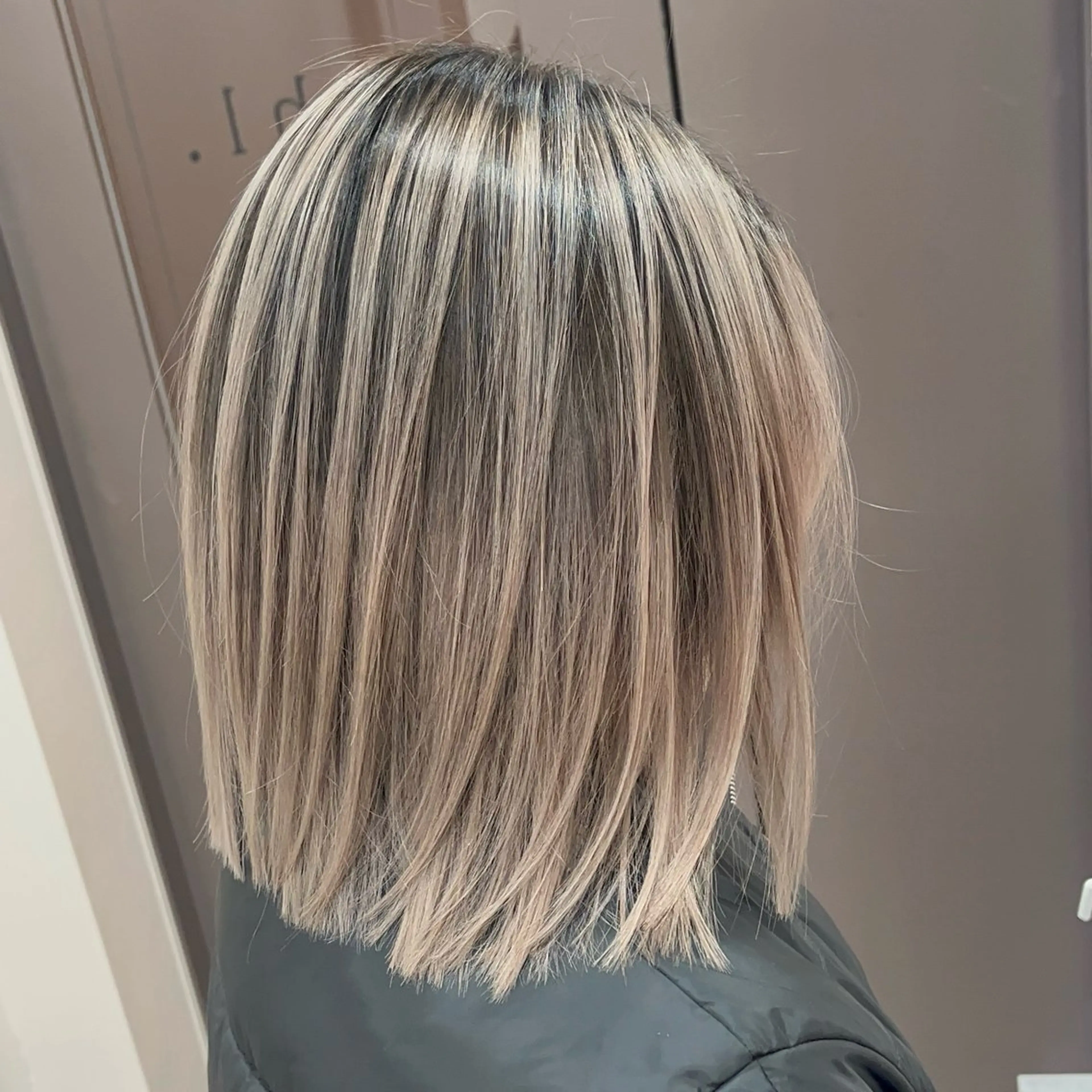 ミディアム カラー バレイヤージュ レイヤーカット juhl/髪質改善/ 縮毛矯正/遠藤航平のヘアスタイル