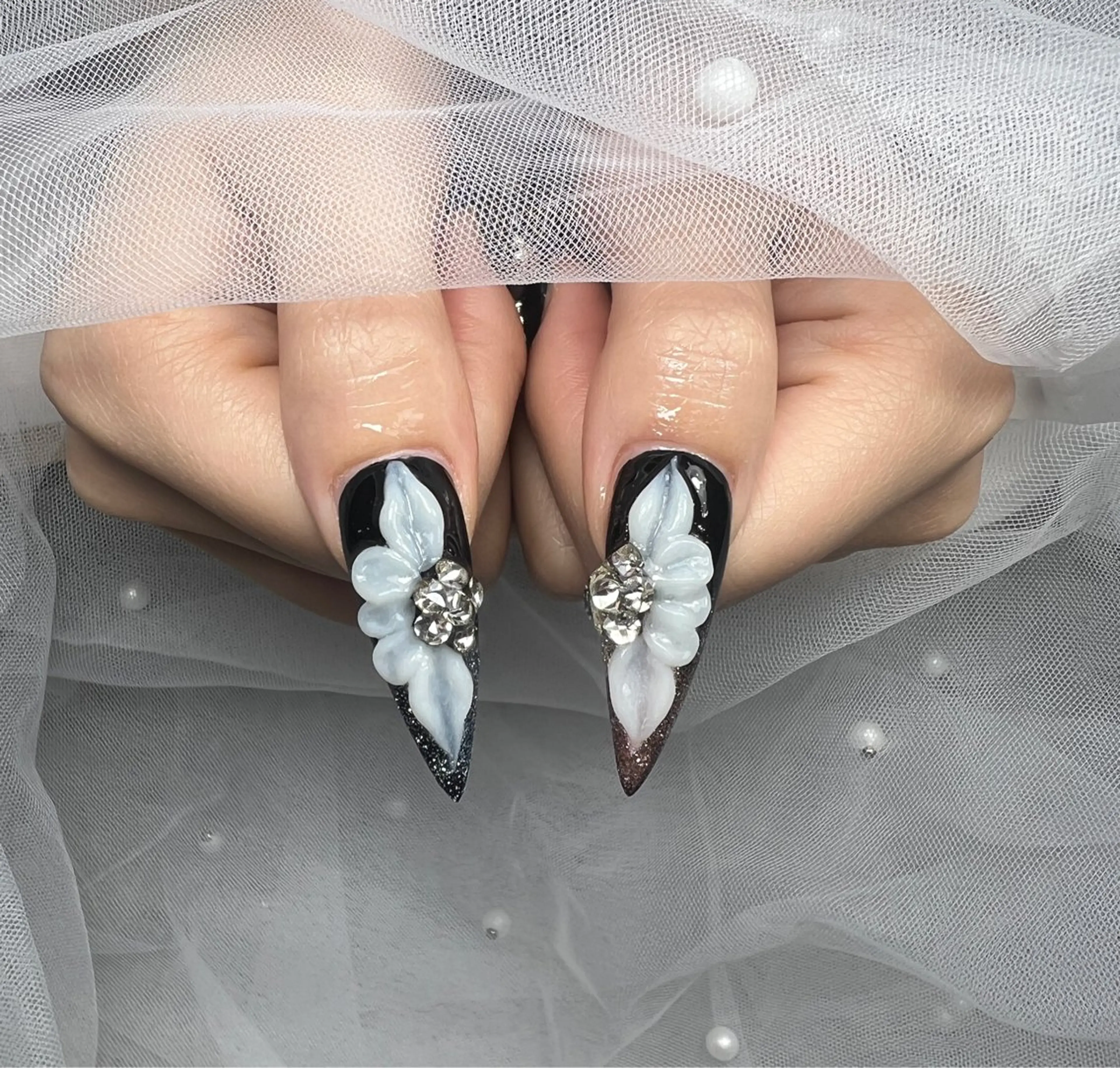 ネイル アートネイル オーロラネイル チークネイル 長さ出し フットネイル HaNa_ Noiranailのネイルデザイン