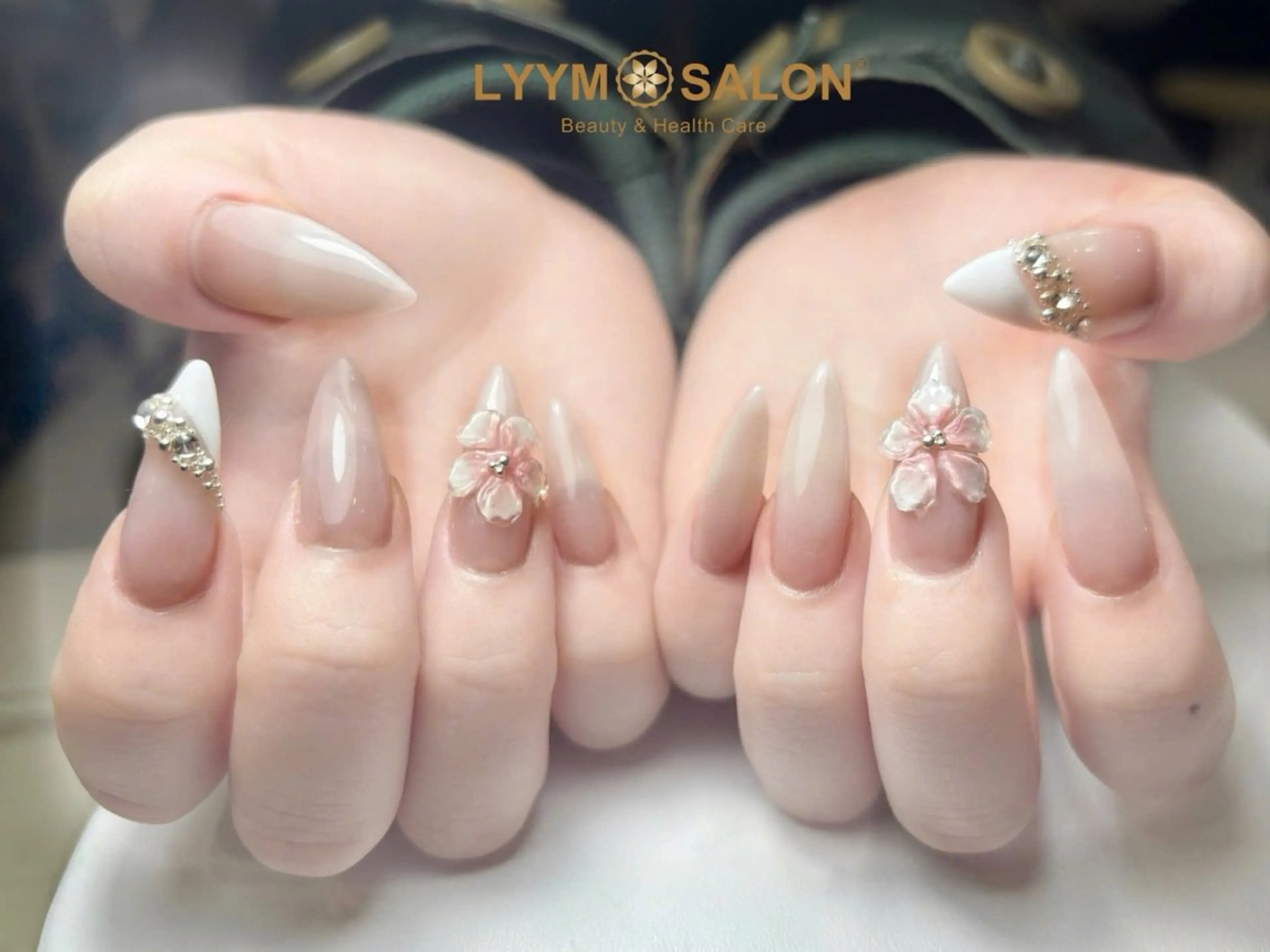 ネイル フラワーネイル 韓国ネイル ハンドネイル LYYM Salonのネイルデザイン