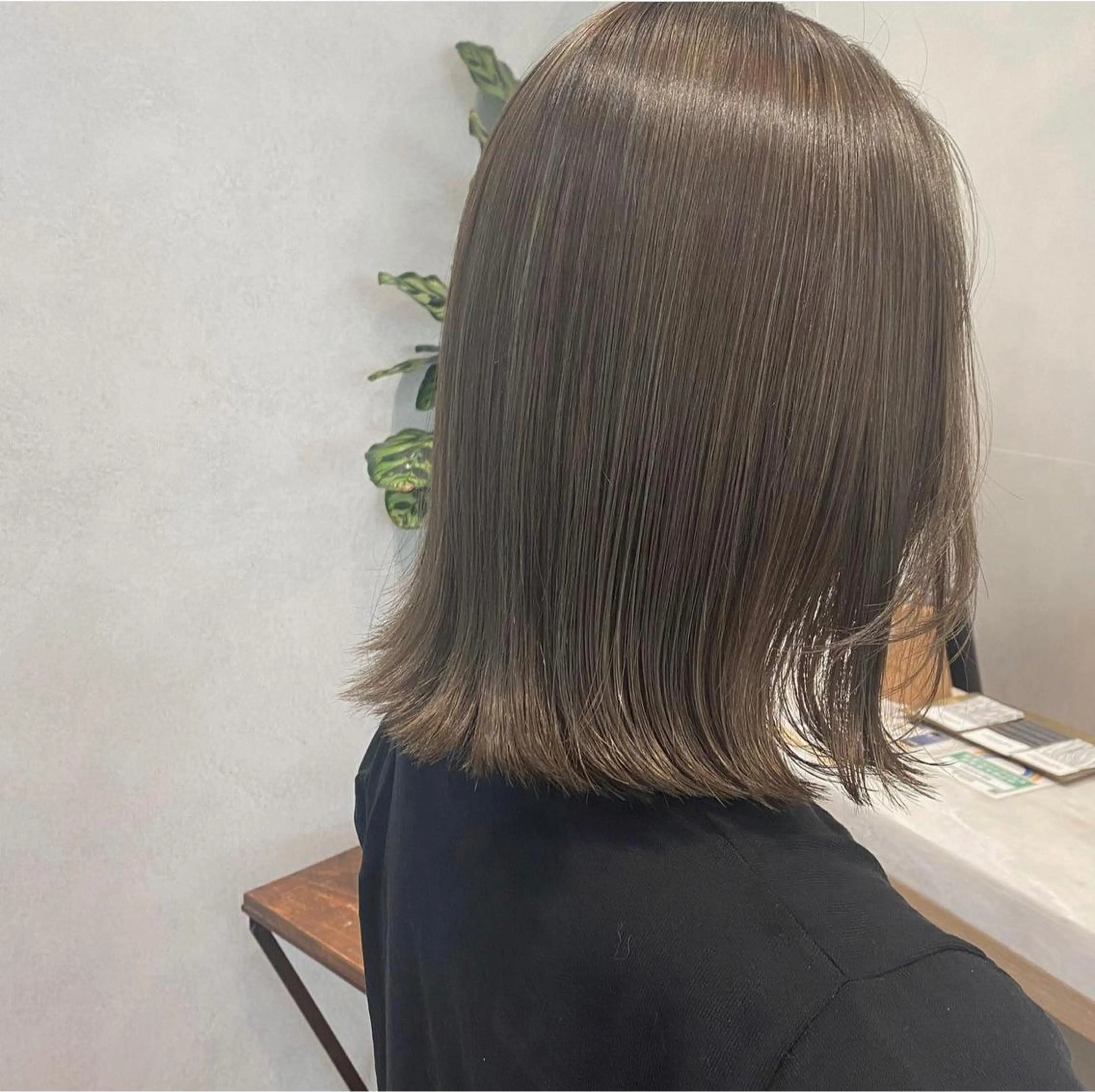 ミディアム ハイライト レイヤーカット｜美髪 ｜青山のヘアスタイル