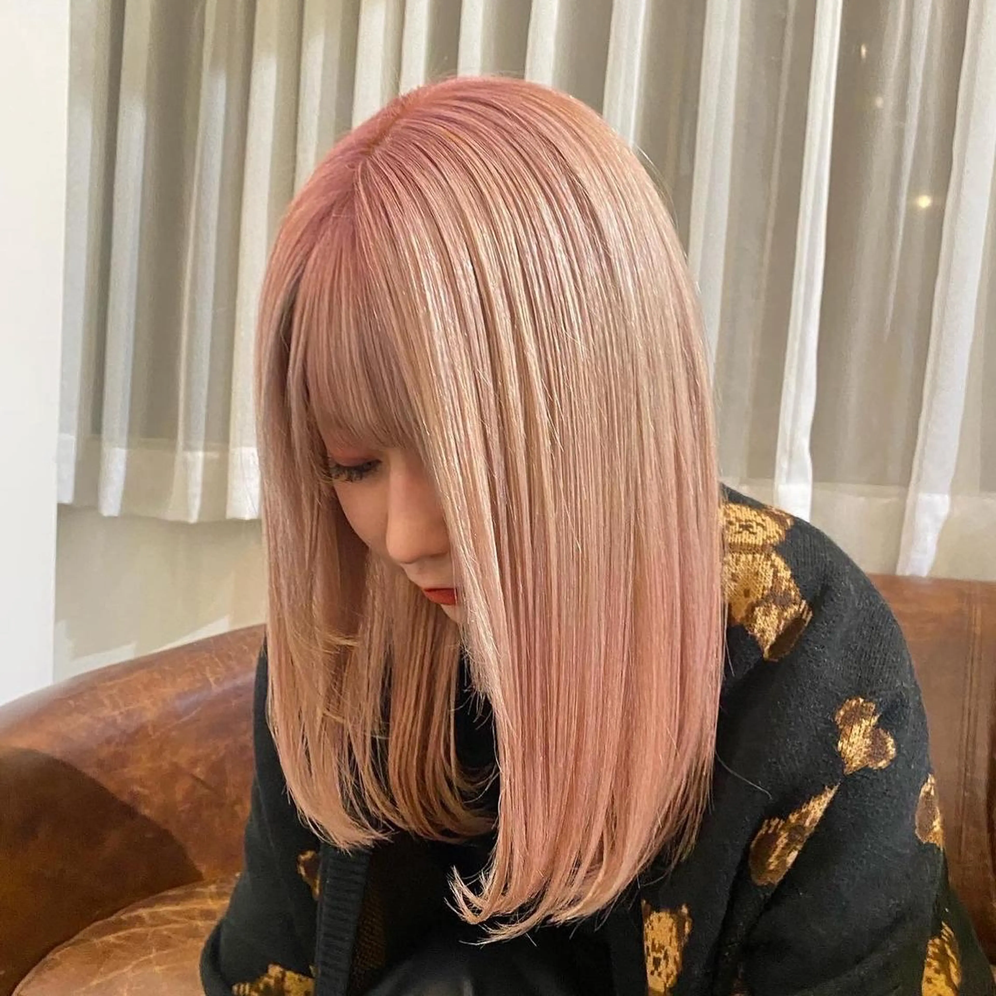 セミロング カラー カット ヘアカラー 梅田ハイトーン チダ ヒナノのヘアスタイル