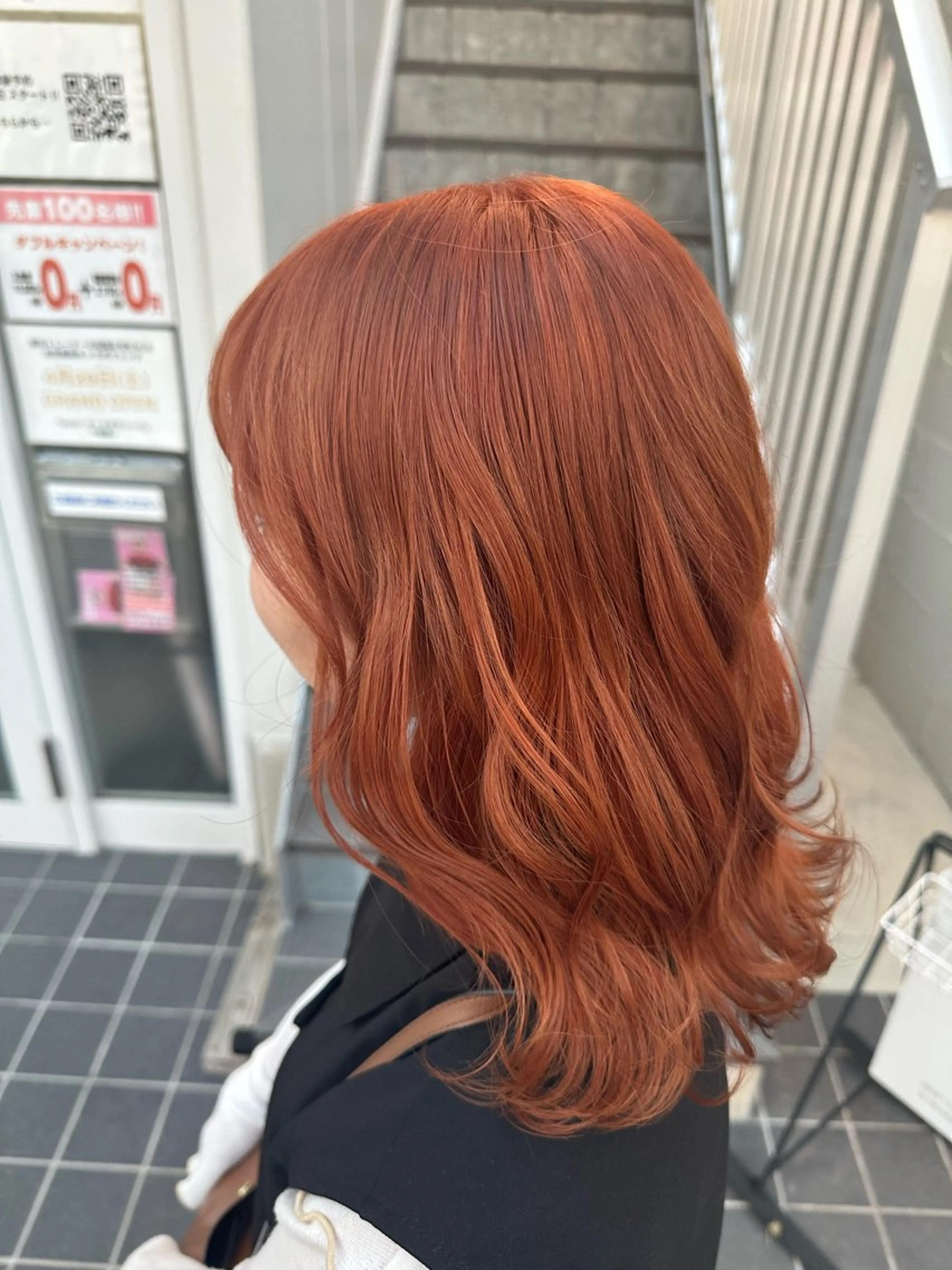 ミディアム カラー ブリーチ オレンジ 松本 莉央のヘアスタイル