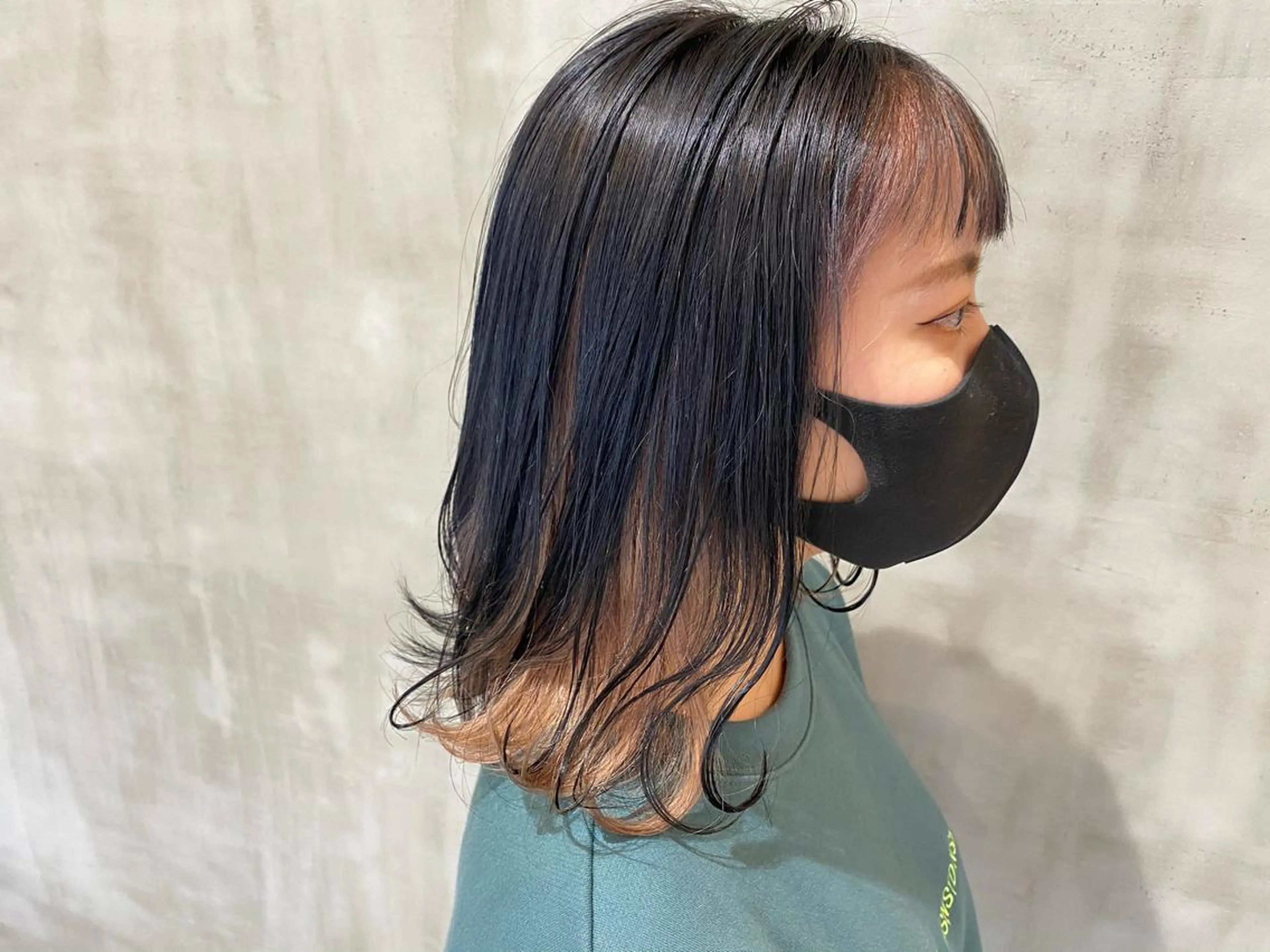 ミディアム カラー 鈴木 美紅のヘアスタイル