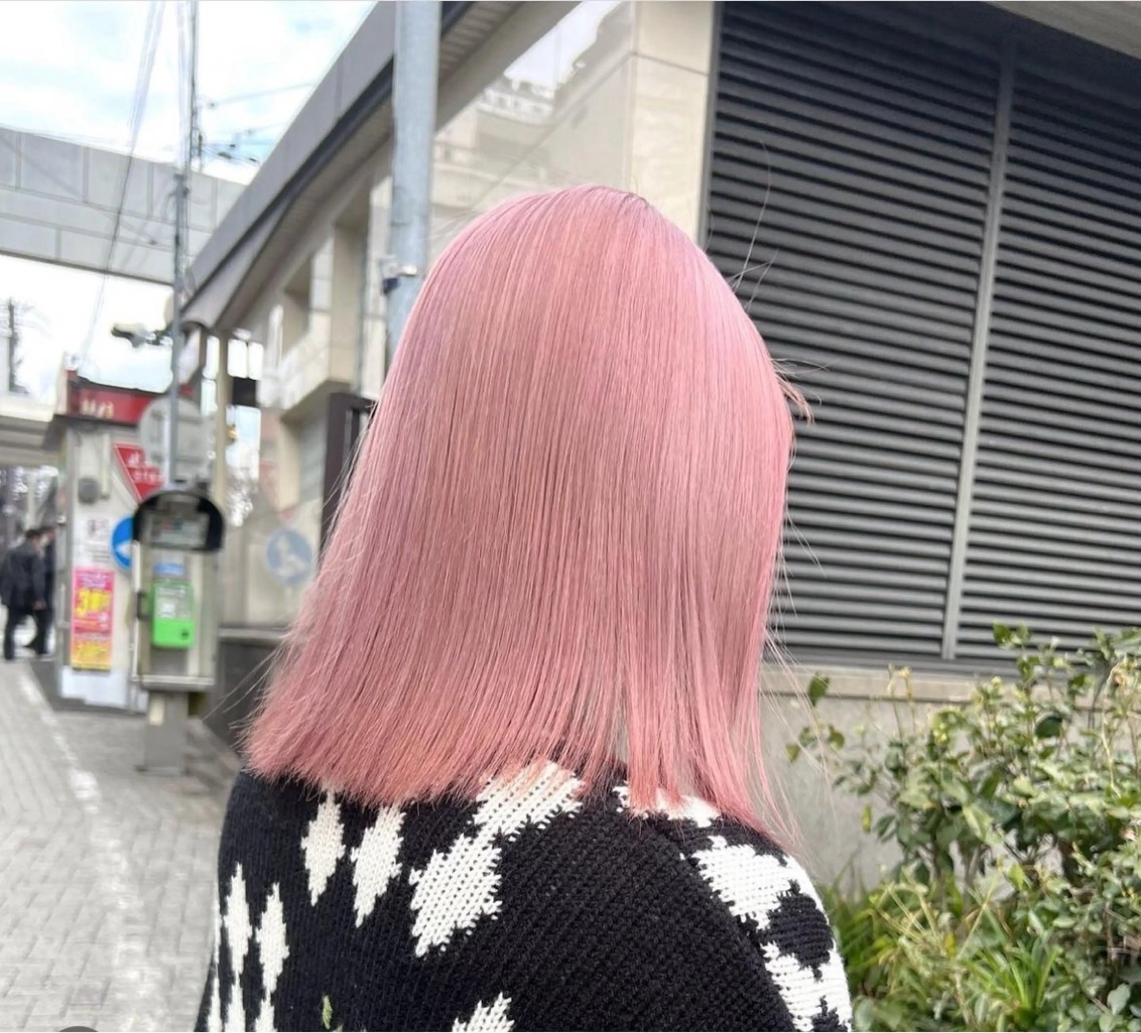 セミロング カラー ブリーチ ピンクカラー ヘアカラー ホワイトカラー/ ピンクベージュにったのヘアスタイル