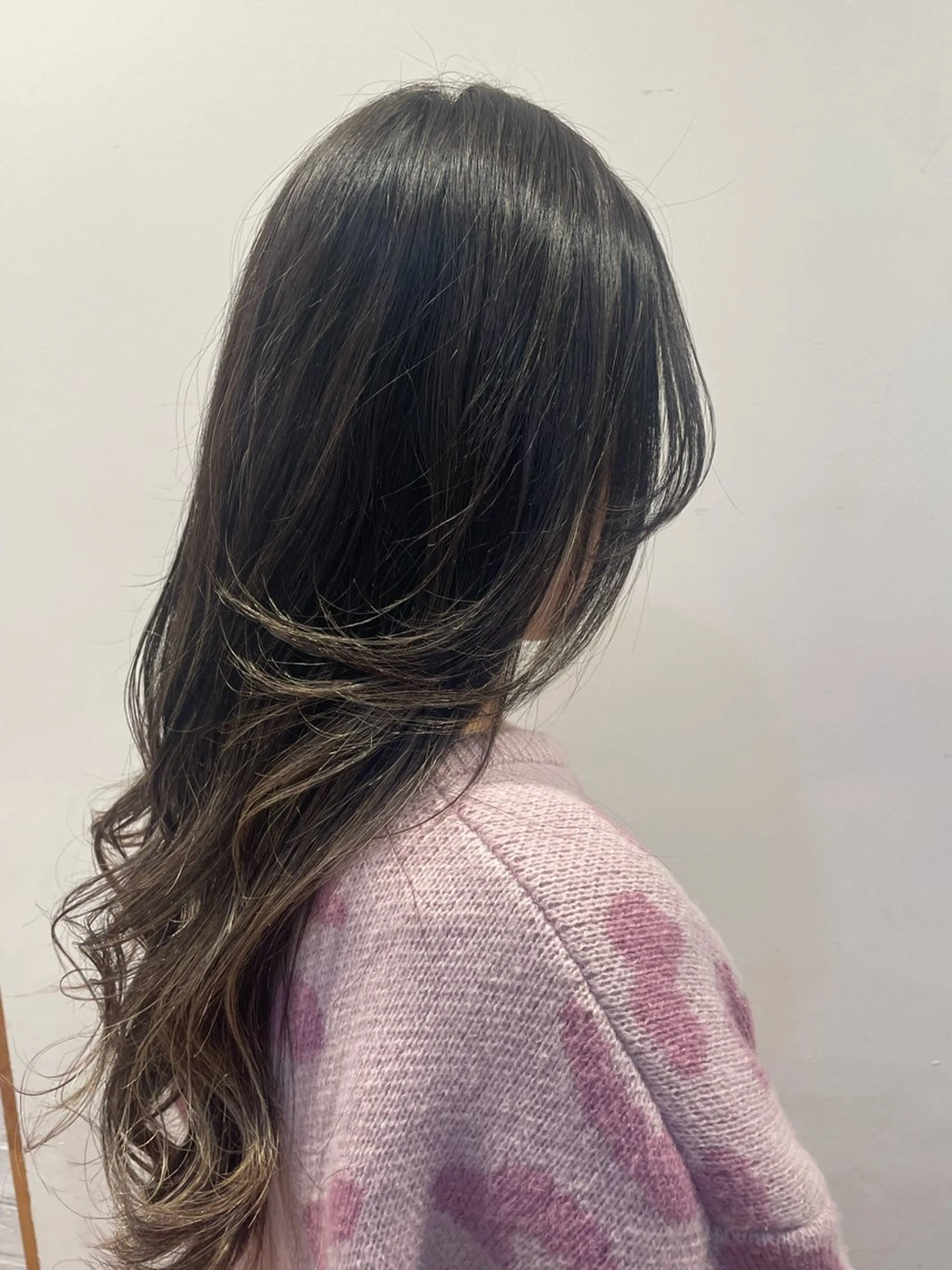 ロング レイヤーカット 坂元 心愛のヘアスタイル