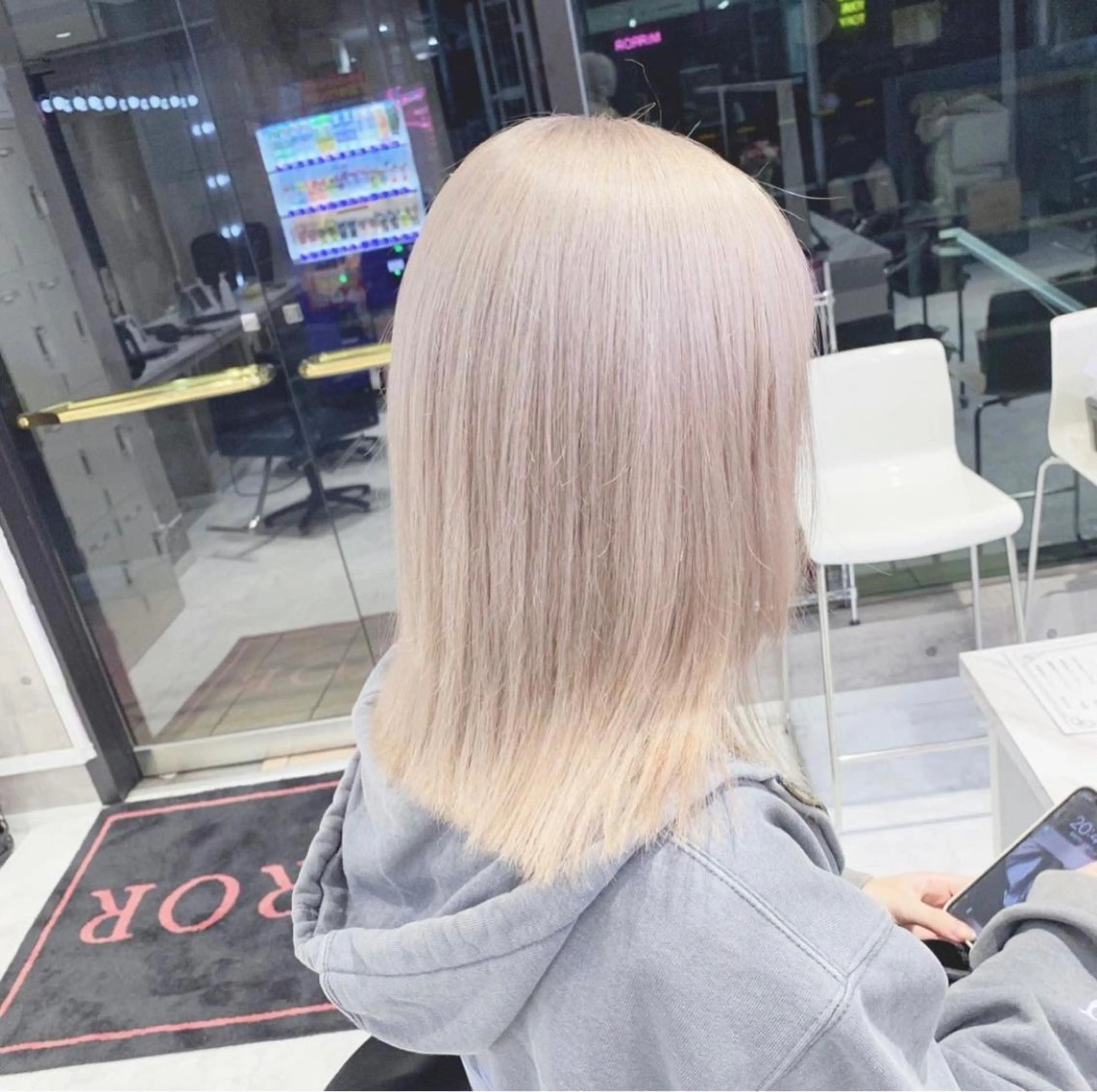 ミディアム カラー パーマ ヘアアレンジ メンズ キッズ ネイル マツエク・マツパ アイブロウ カット ヘアカラー トリートメント ハイトーン/ピンク 💗モモ໒꒱のヘアスタイル