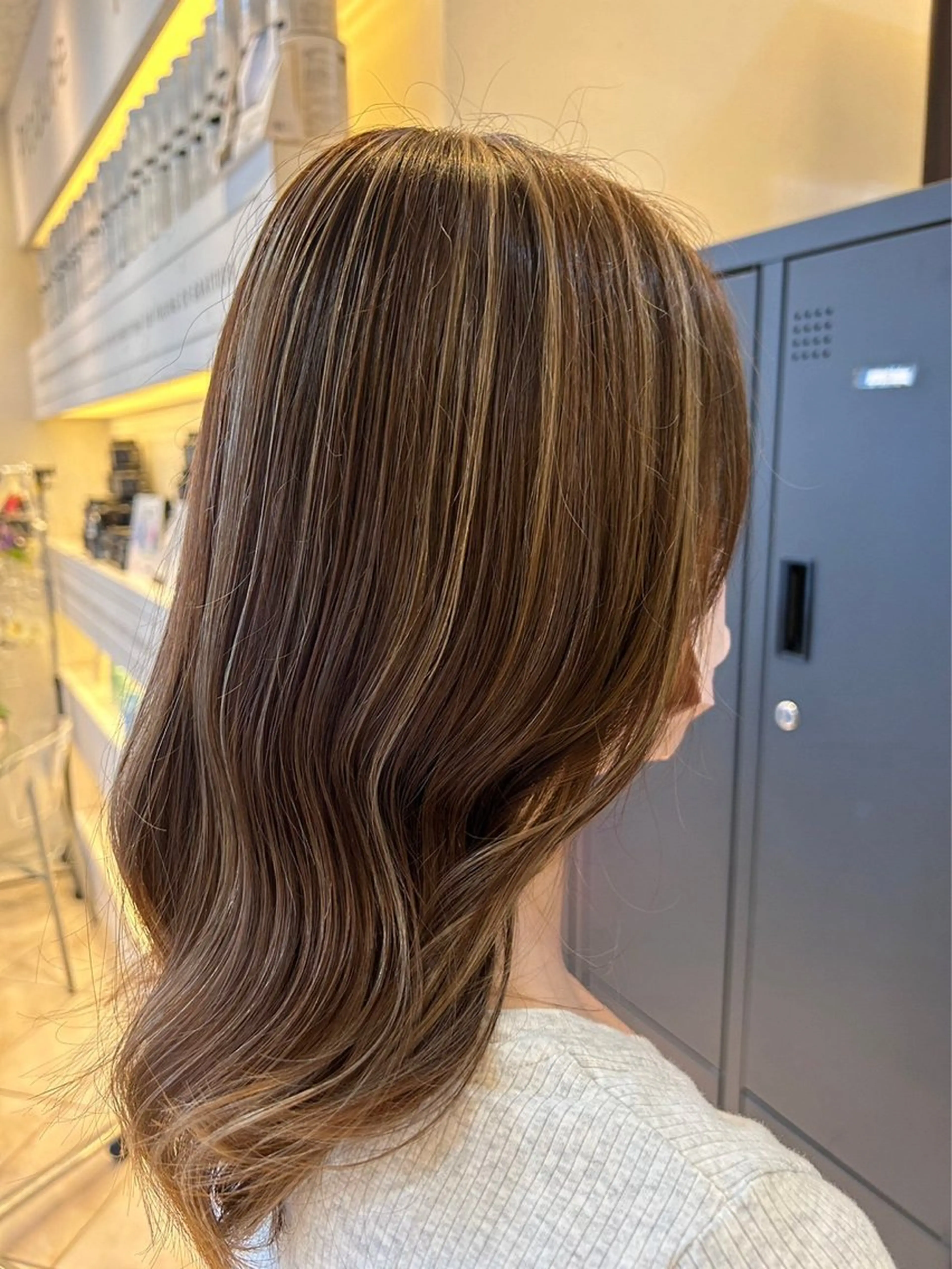 セミロング 艶カラー🦋/ 髪質改善💙amiのヘアスタイル