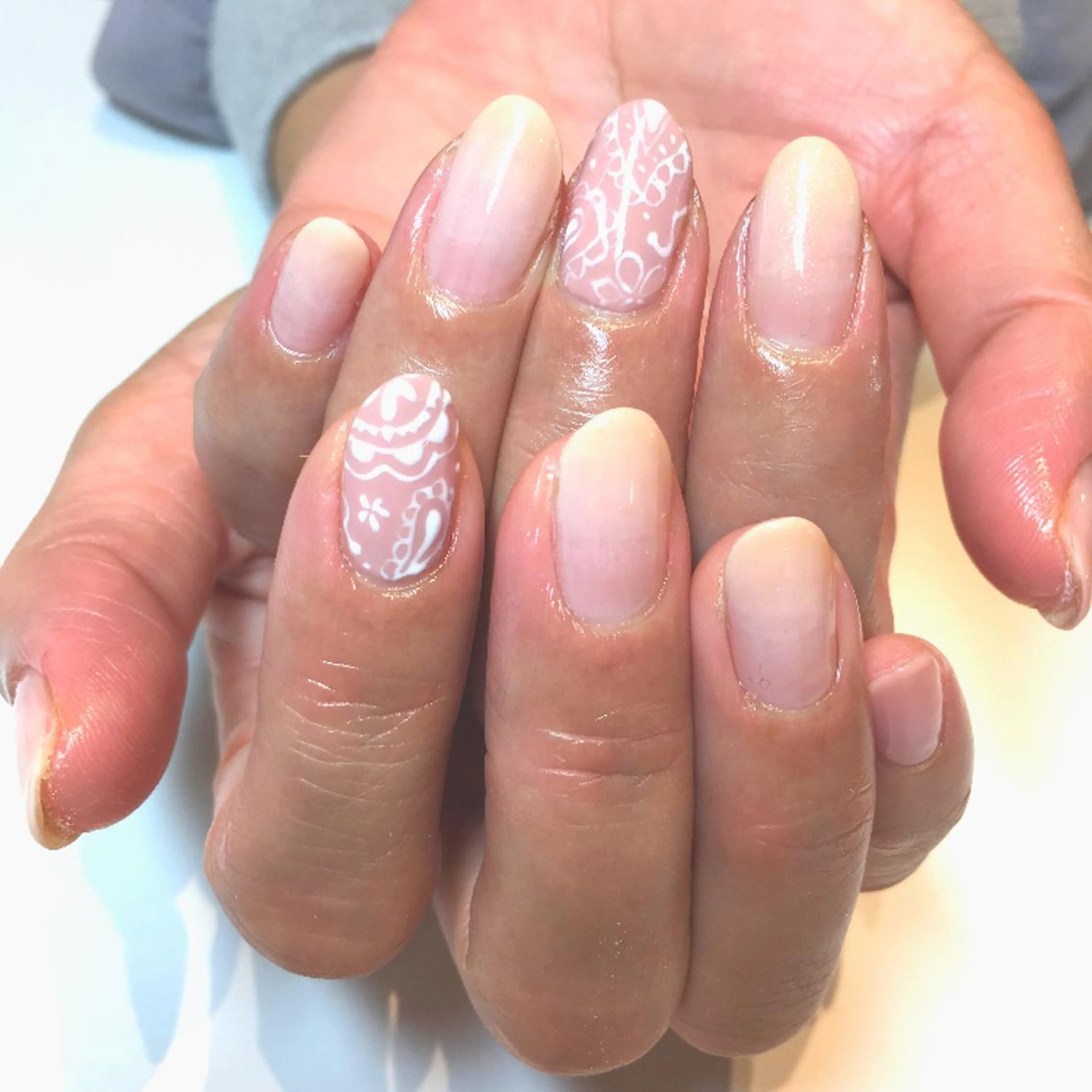 ネイル アートネイル アンドルーチェ スクールの眉毛・アイブロウイメージ