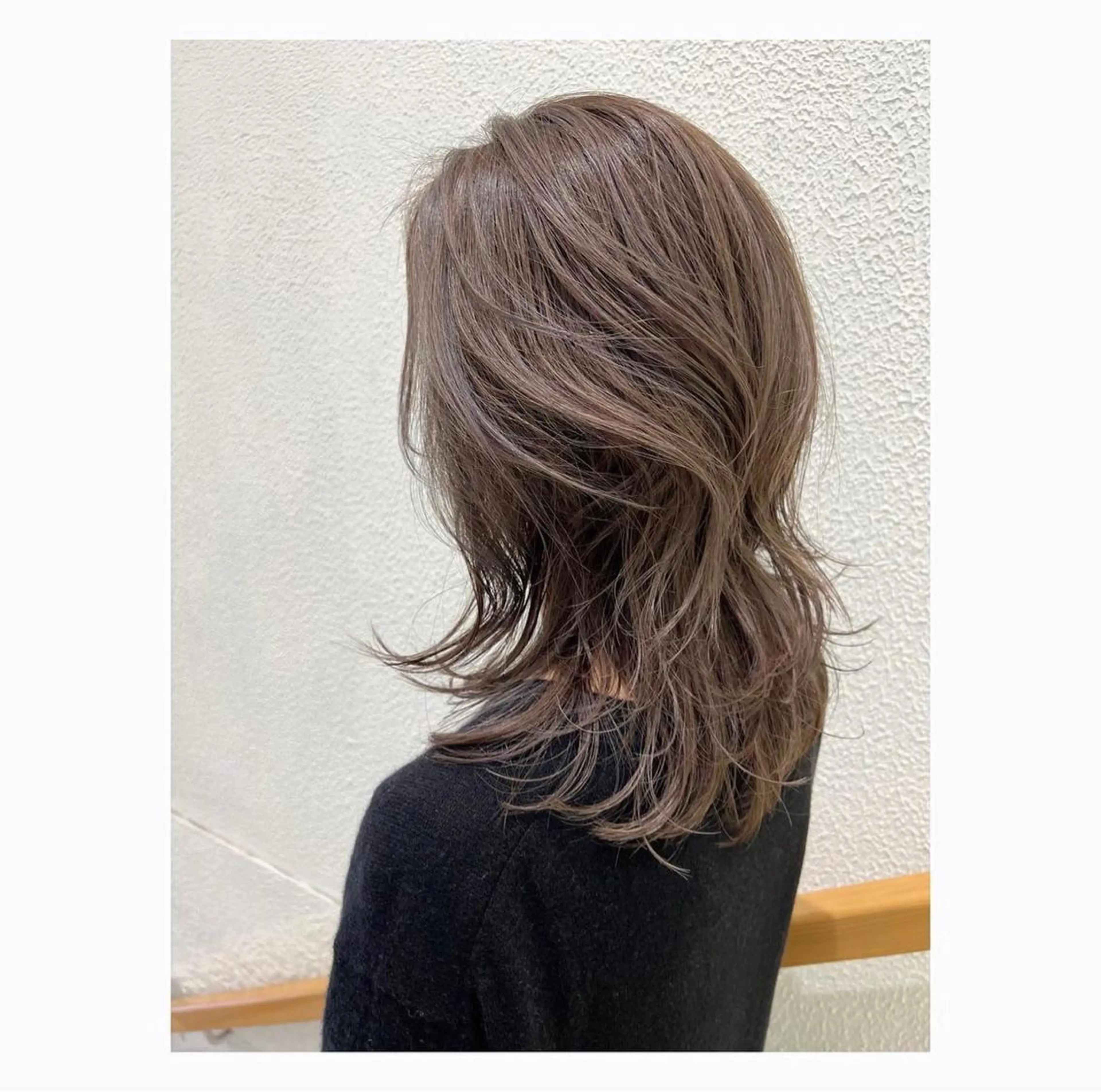 セミロング カラー 下平 秀美のヘアスタイル