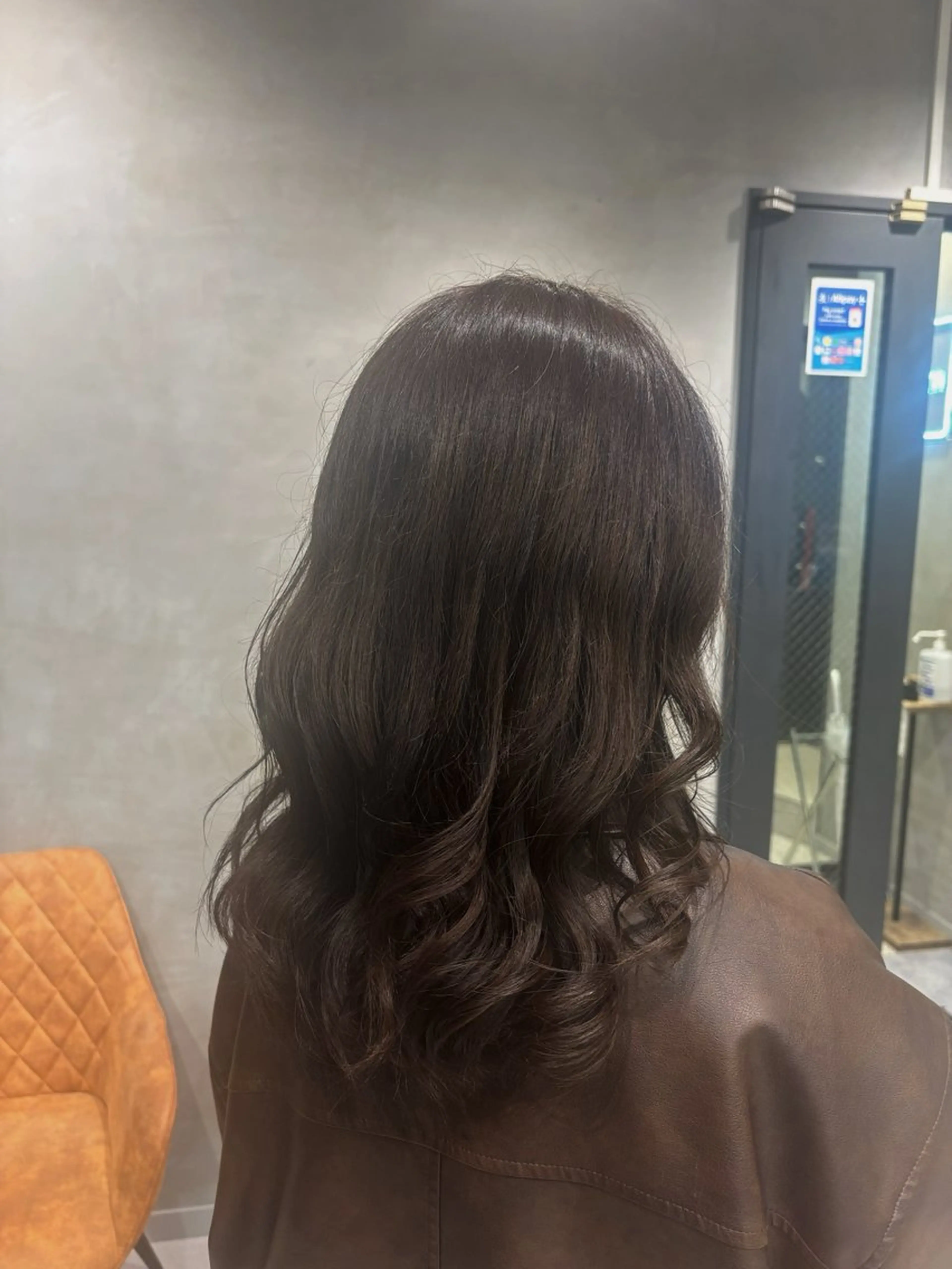 ミディアム カラー ブラウンカラー オリーブブラウン 似合わせカット カット ヘアカラー トリートメント うる艶カラー✨️ 耳ツボ💠mamiのヘアスタイル