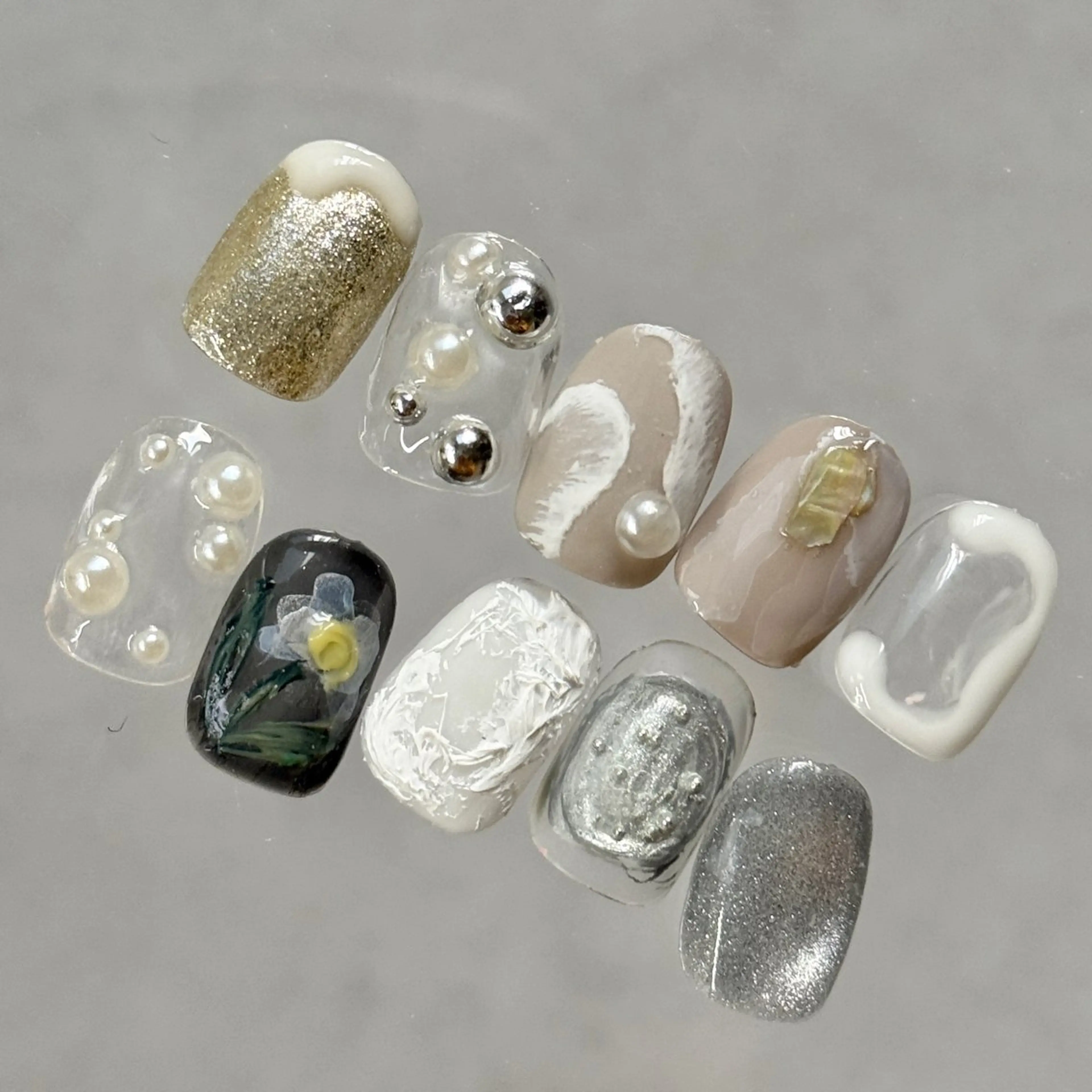 ネイル マグネットネイル マットネイル ニュアンスネイル シルバー 冬ネイル ハンドネイル 深田 美雪のネイルデザイン