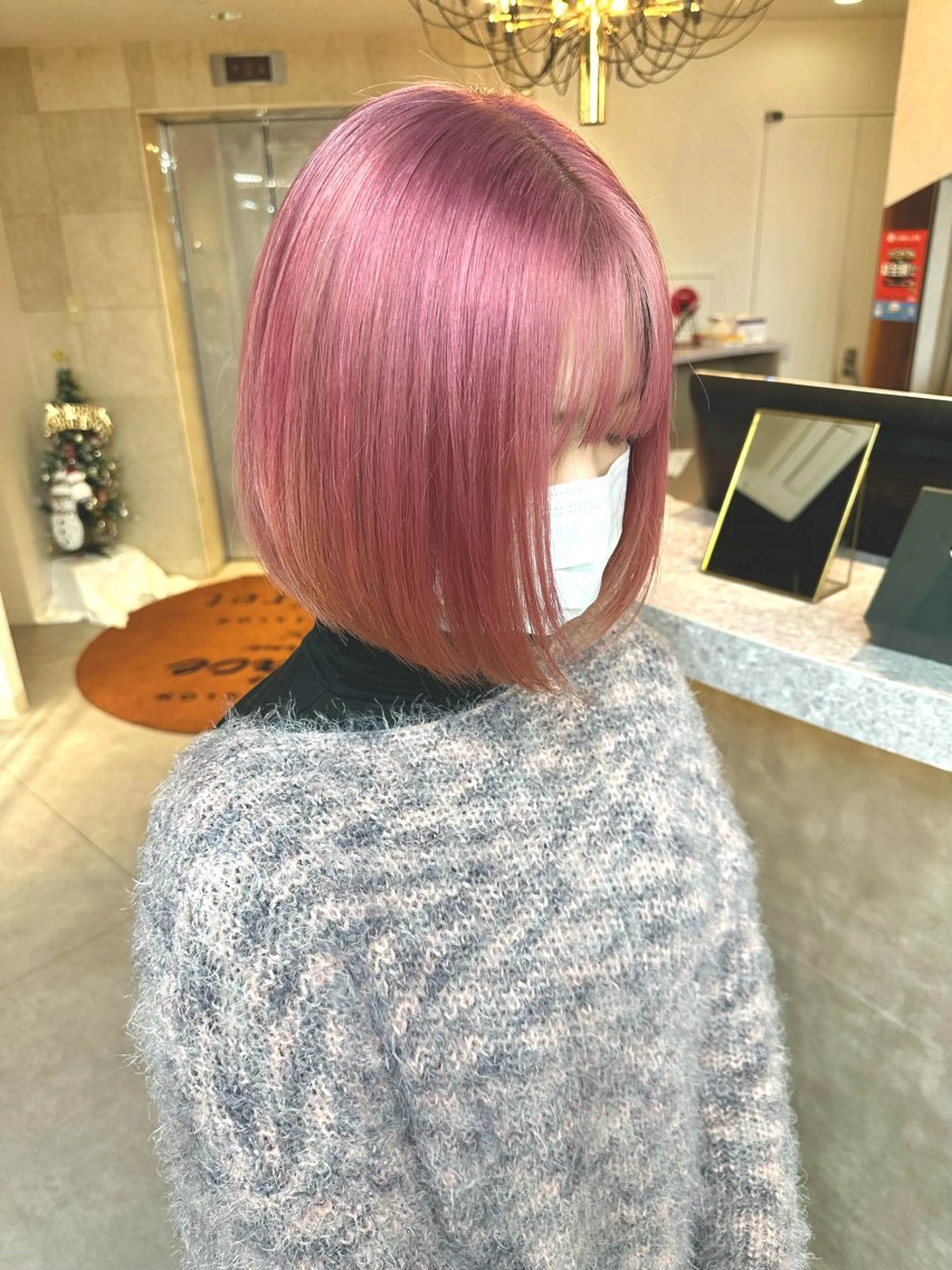 ミディアム カラー ウルフとハイトーン みっちー✂️のヘアスタイル