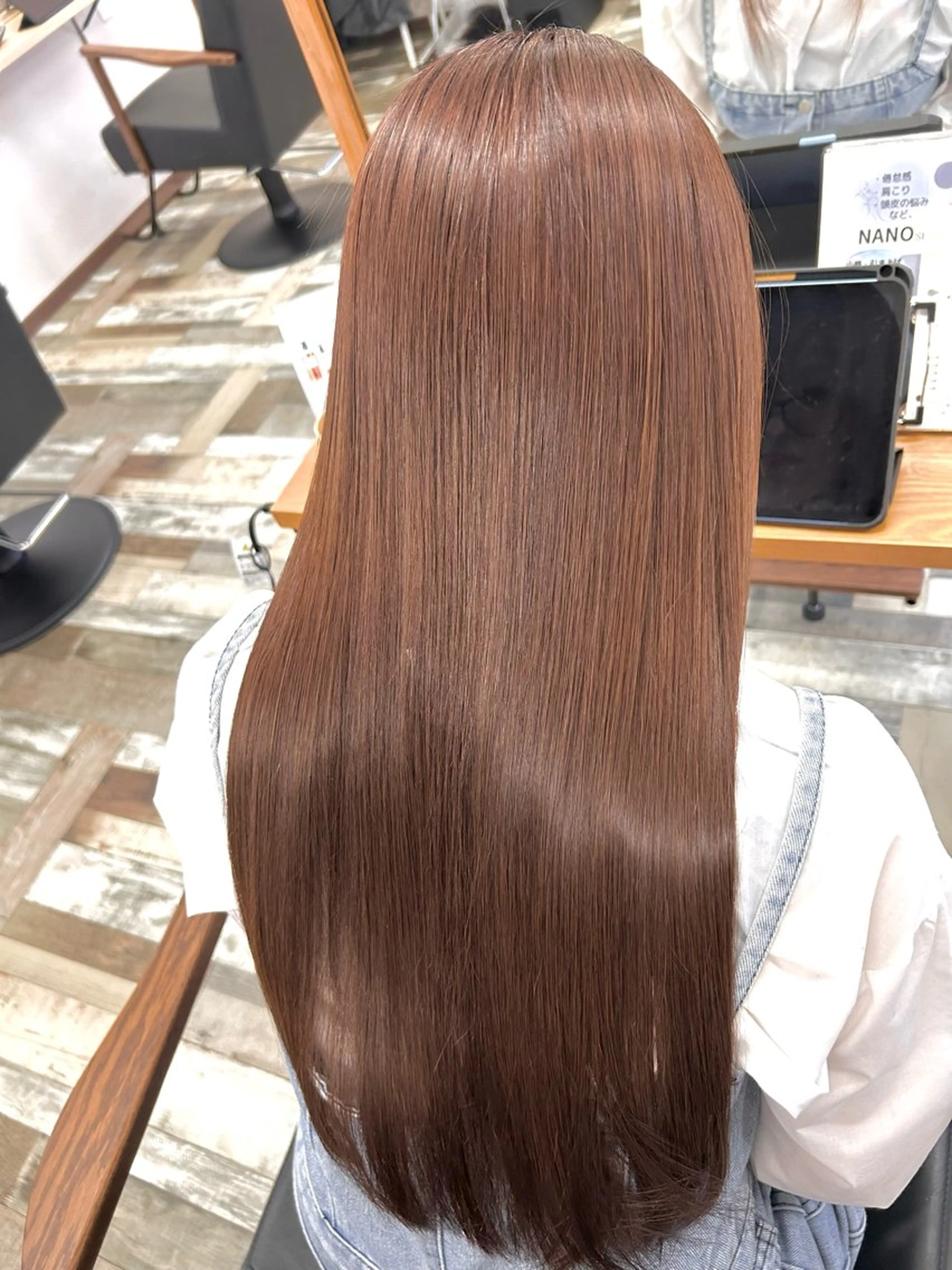 ロング 小澤 日菜のヘアスタイル