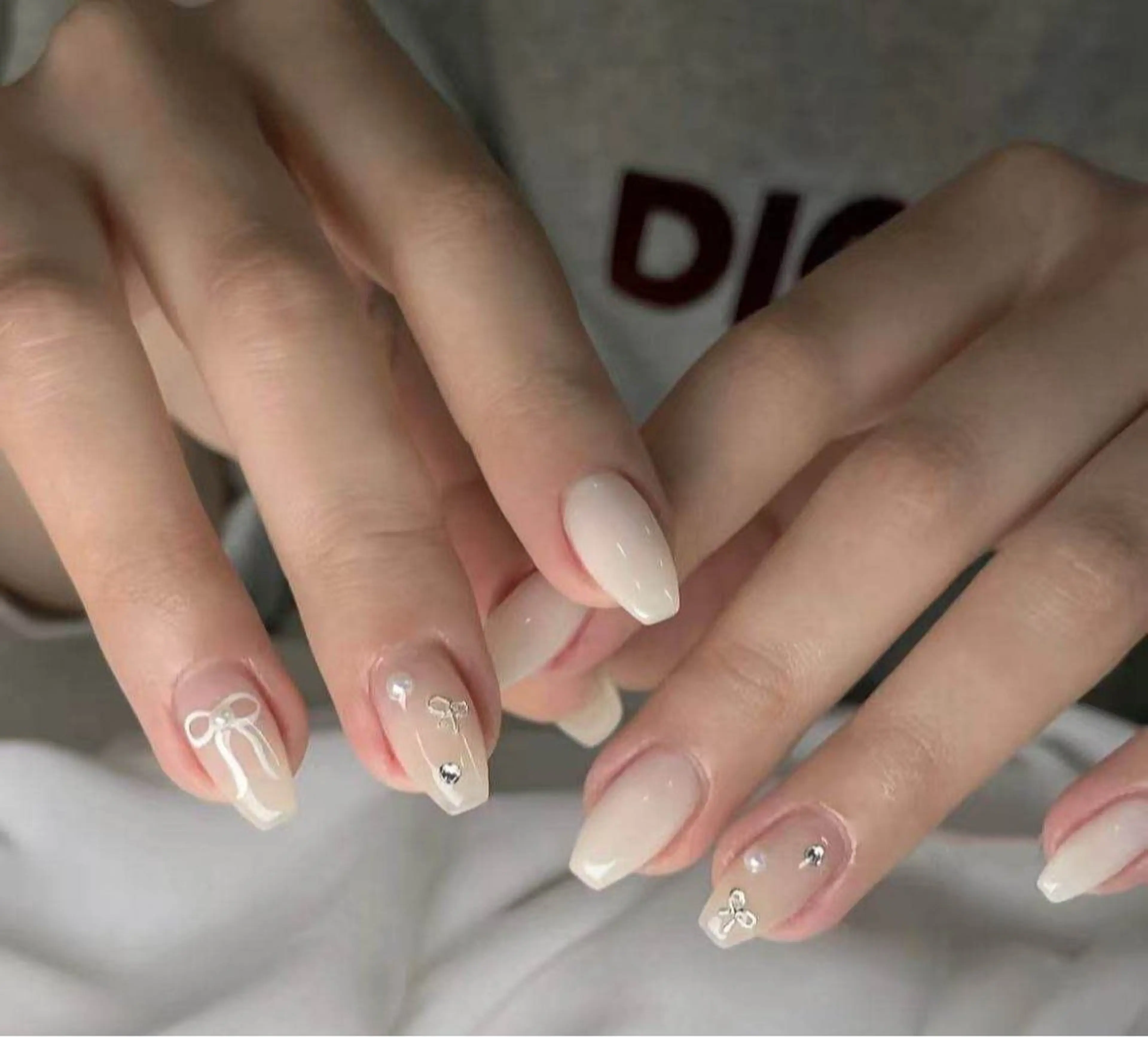 ネイル オーロラネイル フラワーネイル フットネイル フレンチネイル ジェルネイル ハンドネイル BabyYouMi ねねのネイルデザイン