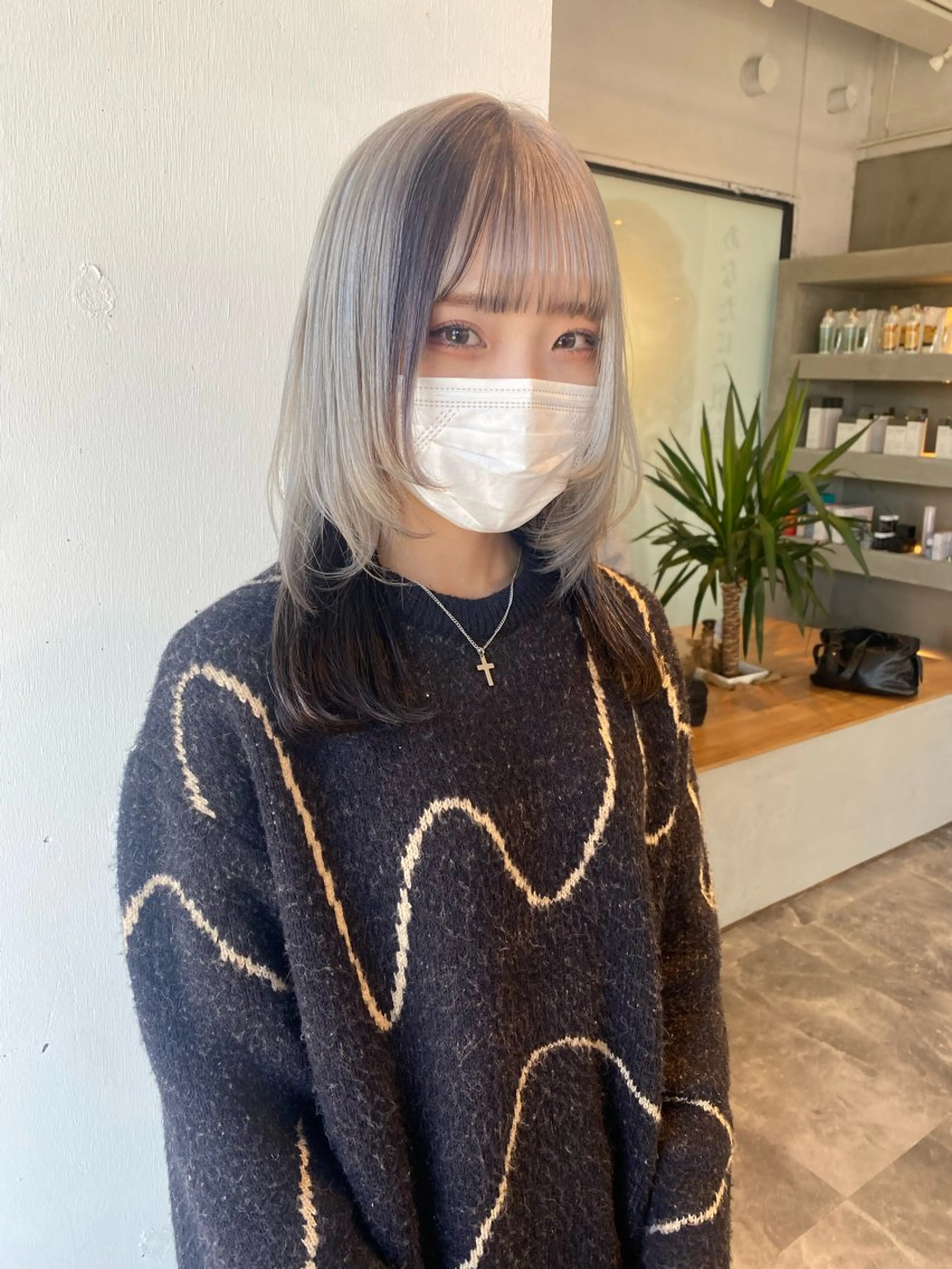 セミロング ヘアカラー 韓国ヘア特化 💟 ララア 💟のヘアスタイル