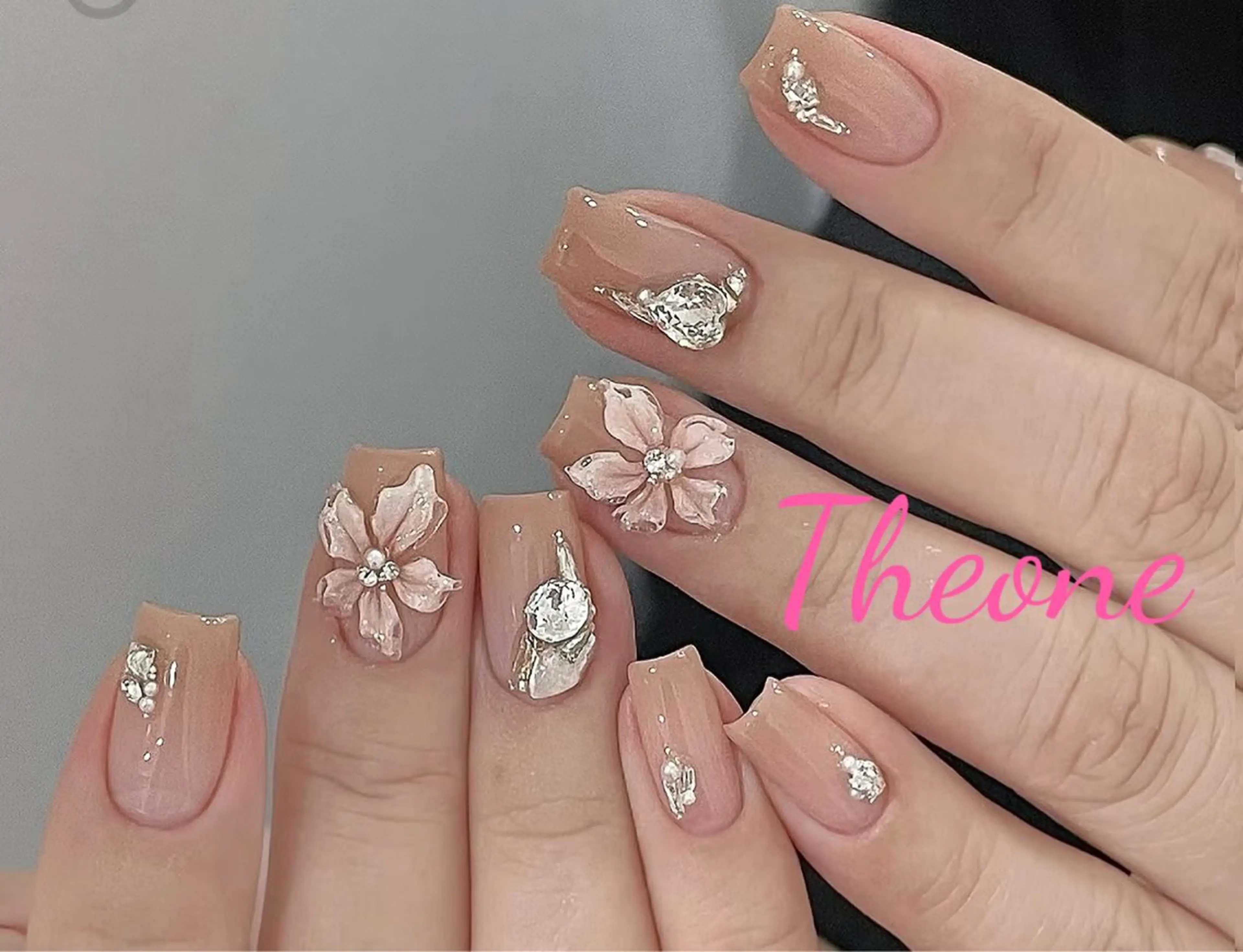 ネイル The oneアオイ アオイのネイルデザイン