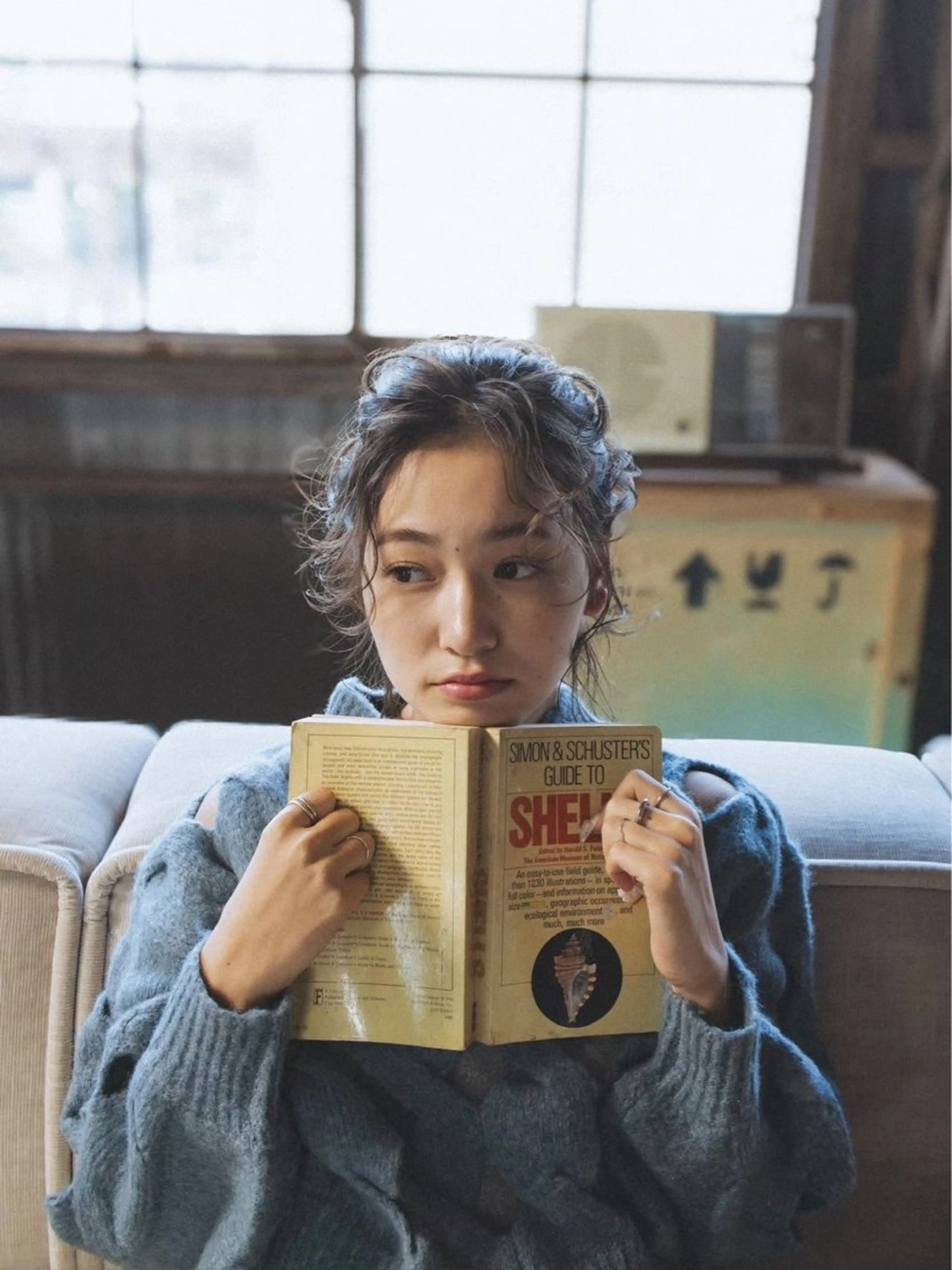 ミディアム 井上 ほのかのヘアスタイル