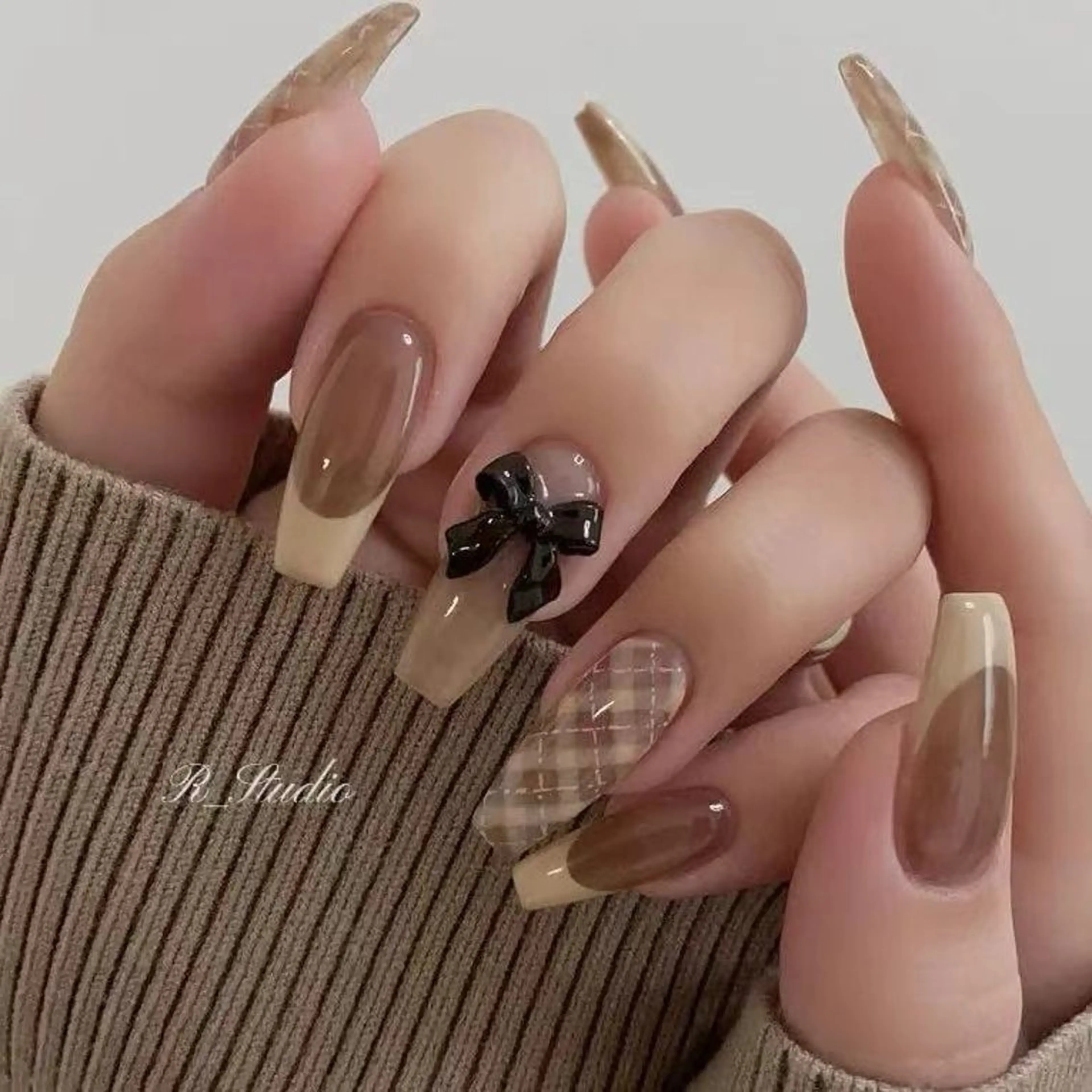 ネイル 氷ネイル・うるうるネイル 韓国ネイル ラメ(グリッター) シンプルネイル ✨モデル募集✨ まつ毛のマツエク・マツパデザイン