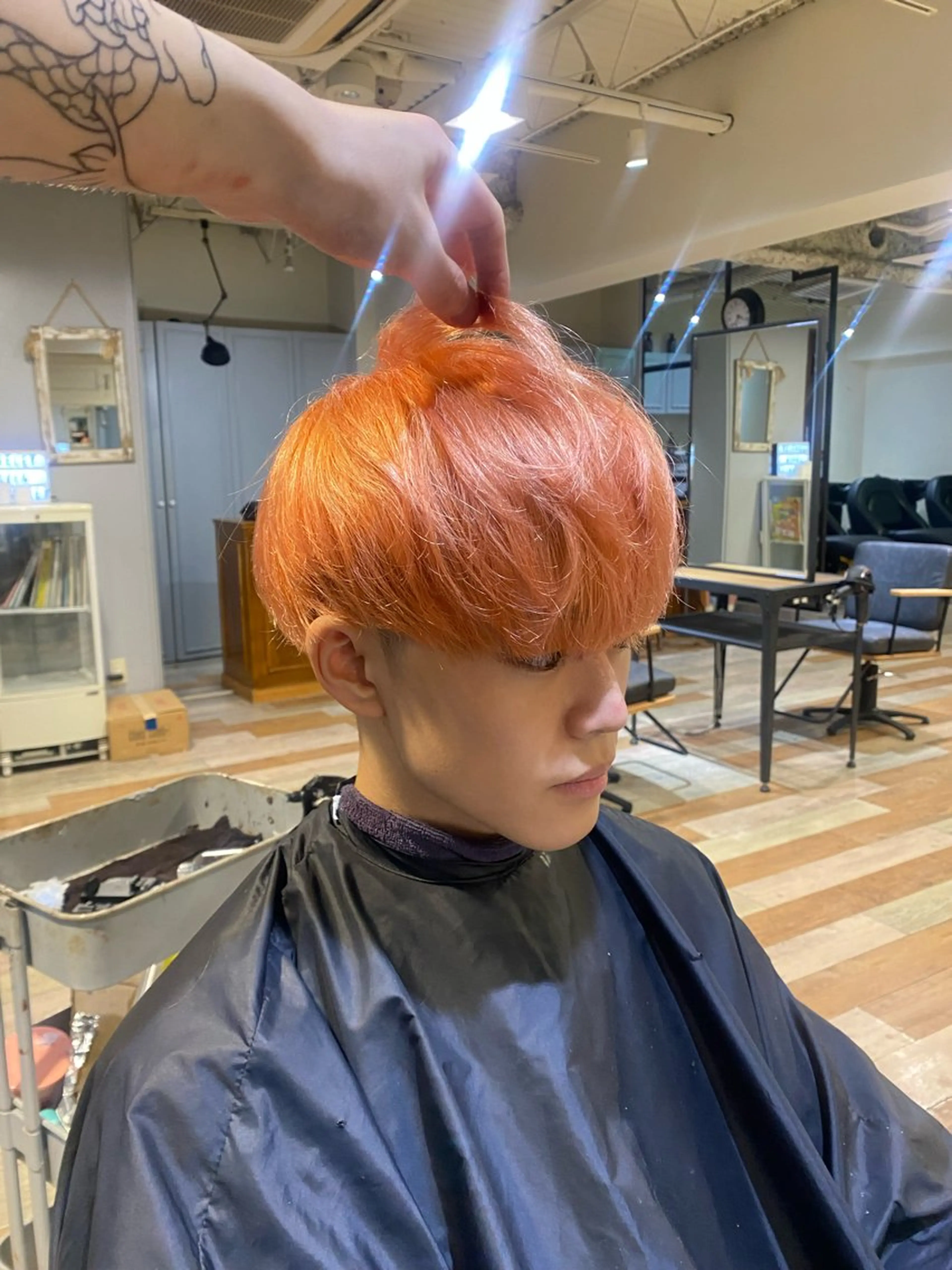 カラー メンズ メンズハイトーン ハイトーンカラー オレンジ カット ヘアカラー メンズカット/パーマ 艶カラーTAIGA︎のヘアスタイル