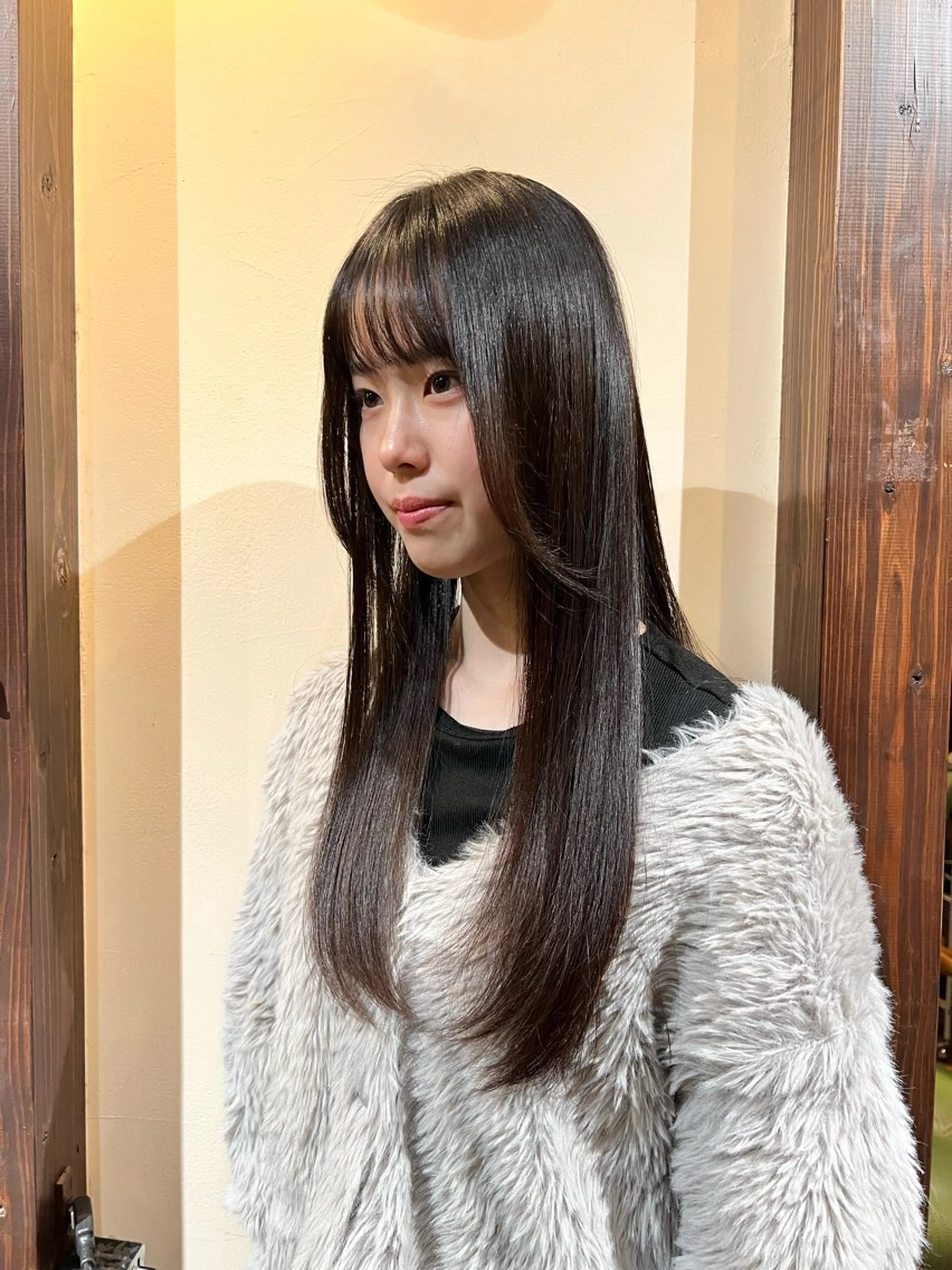 ロング 酸性ストレート 縮毛矯正 Luster Friends所属・まゆ | 艶カラー | ストレートのヘアスタイル